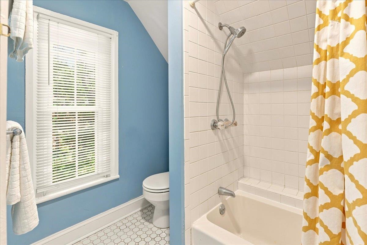 718 DONAGHE ST, STAUNTON, Virginia 24401, 4 Bedrooms Bedrooms, ,2 BathroomsBathrooms,Residential,718 DONAGHE ST,680194 MLS # 680194