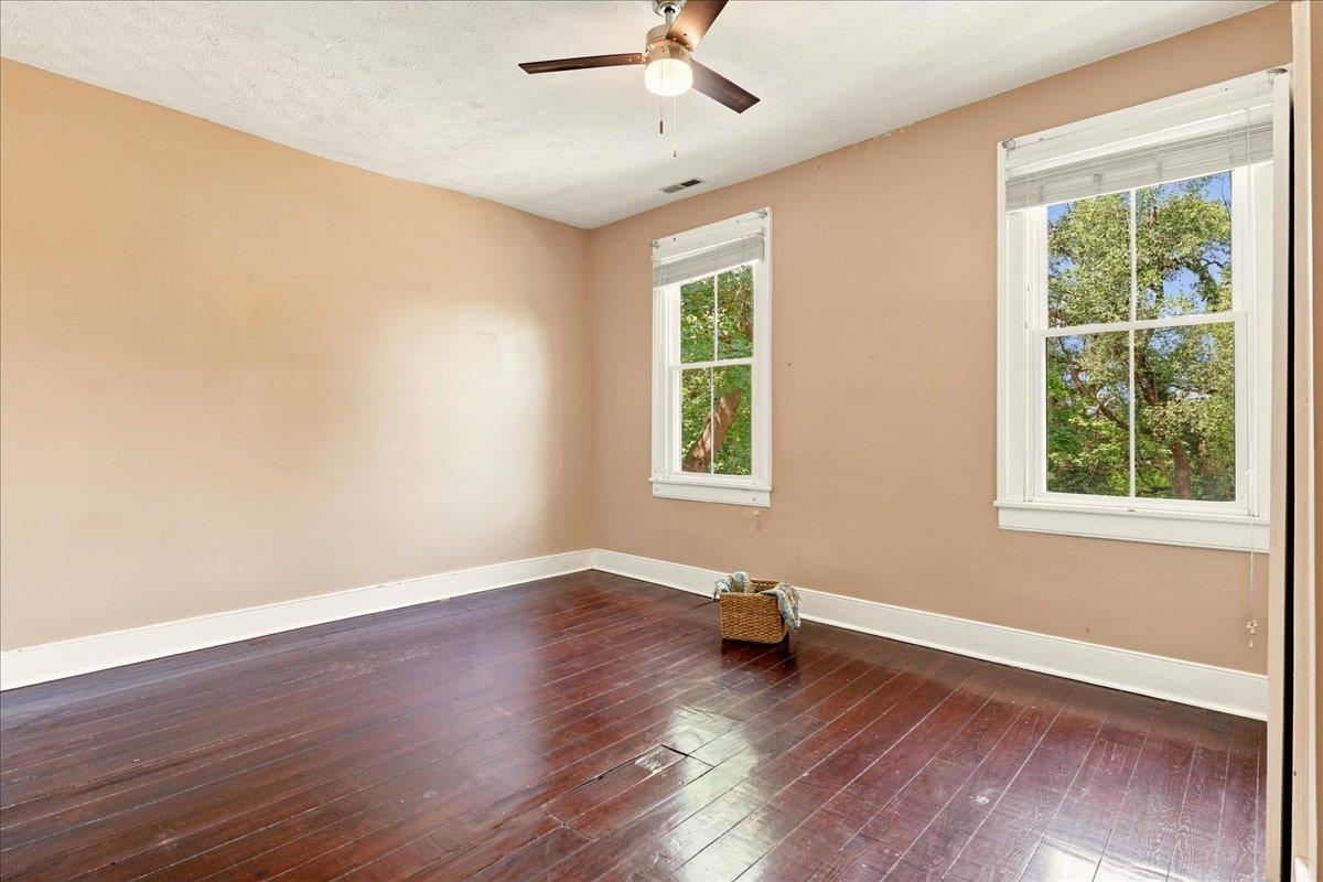 718 DONAGHE ST, STAUNTON, Virginia 24401, 4 Bedrooms Bedrooms, ,2 BathroomsBathrooms,Residential,718 DONAGHE ST,680194 MLS # 680194