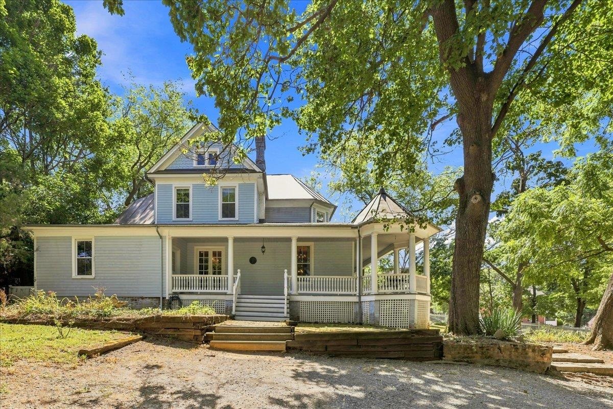 718 DONAGHE ST, STAUNTON, Virginia 24401, 4 Bedrooms Bedrooms, ,2 BathroomsBathrooms,Residential,718 DONAGHE ST,680194 MLS # 680194
