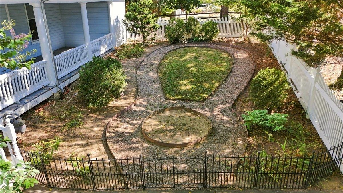 718 DONAGHE ST, STAUNTON, Virginia 24401, 4 Bedrooms Bedrooms, ,2 BathroomsBathrooms,Residential,718 DONAGHE ST,680194 MLS # 680194