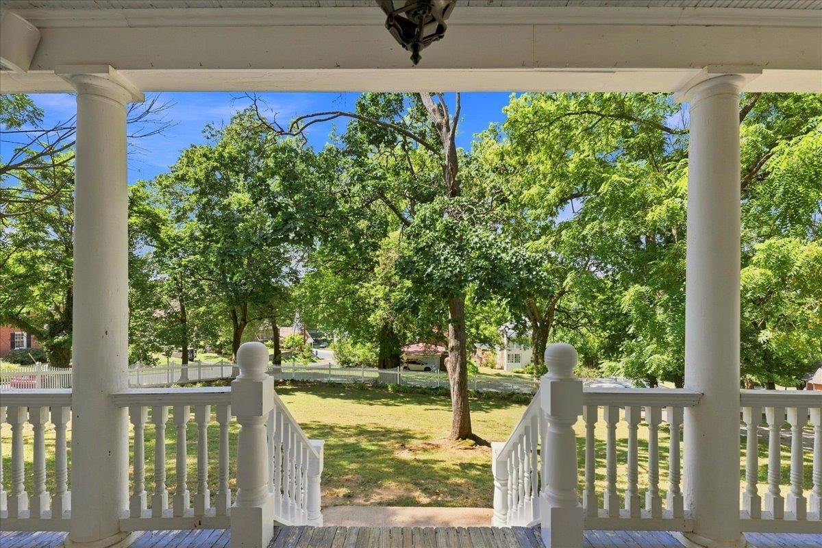 718 DONAGHE ST, STAUNTON, Virginia 24401, 4 Bedrooms Bedrooms, ,2 BathroomsBathrooms,Residential,718 DONAGHE ST,680194 MLS # 680194