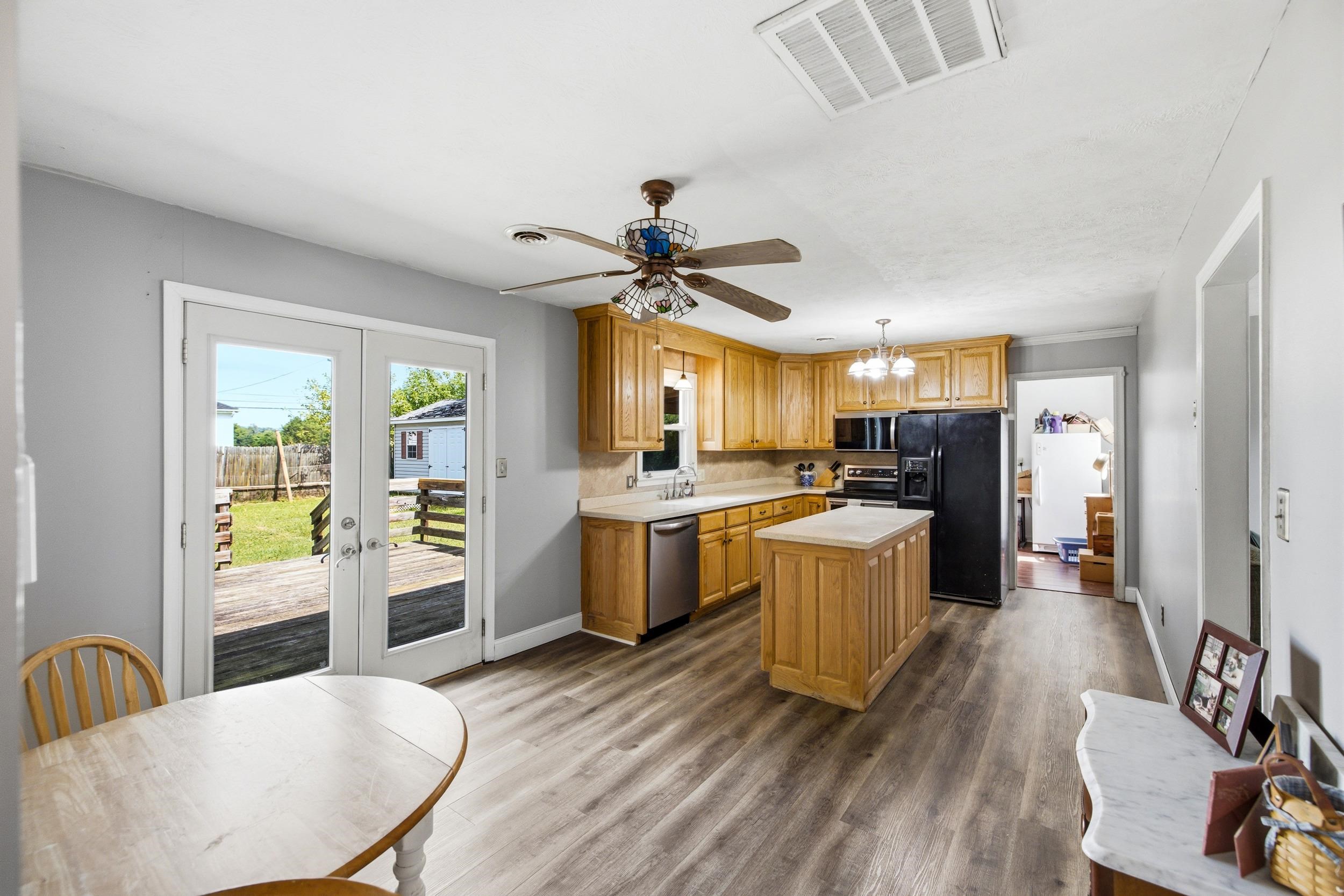 16 SHEN VALLEY DR, WEYERS CAVE, Virginia 22846, 3 Bedrooms Bedrooms, ,1 BathroomBathrooms,Residential,16 SHEN VALLEY DR,680196 MLS # 680196 16 SHEN VALLEY DR, WEYERS CAVE, Virginia 22846, 3 Bedrooms Bedrooms, ,1 BathroomBathrooms,Residential,16 SHEN VALLEY DR,680196 MLS # 680196