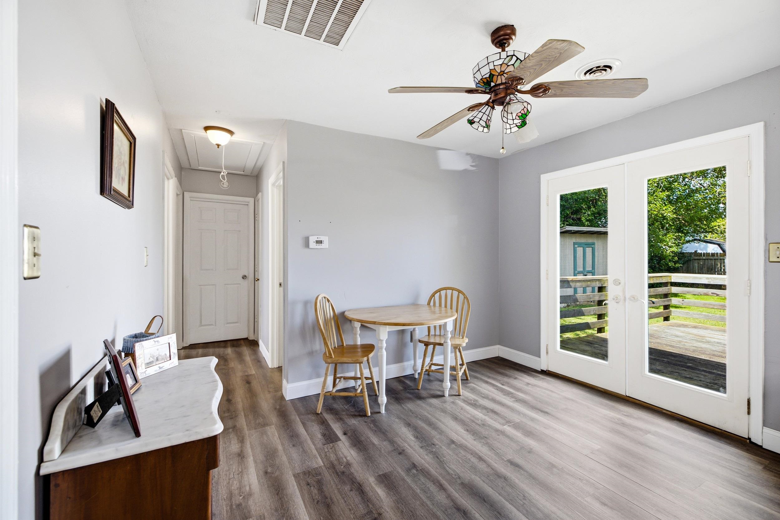 16 SHEN VALLEY DR, WEYERS CAVE, Virginia 22846, 3 Bedrooms Bedrooms, ,1 BathroomBathrooms,Residential,16 SHEN VALLEY DR,680196 MLS # 680196 16 SHEN VALLEY DR, WEYERS CAVE, Virginia 22846, 3 Bedrooms Bedrooms, ,1 BathroomBathrooms,Residential,16 SHEN VALLEY DR,680196 MLS # 680196