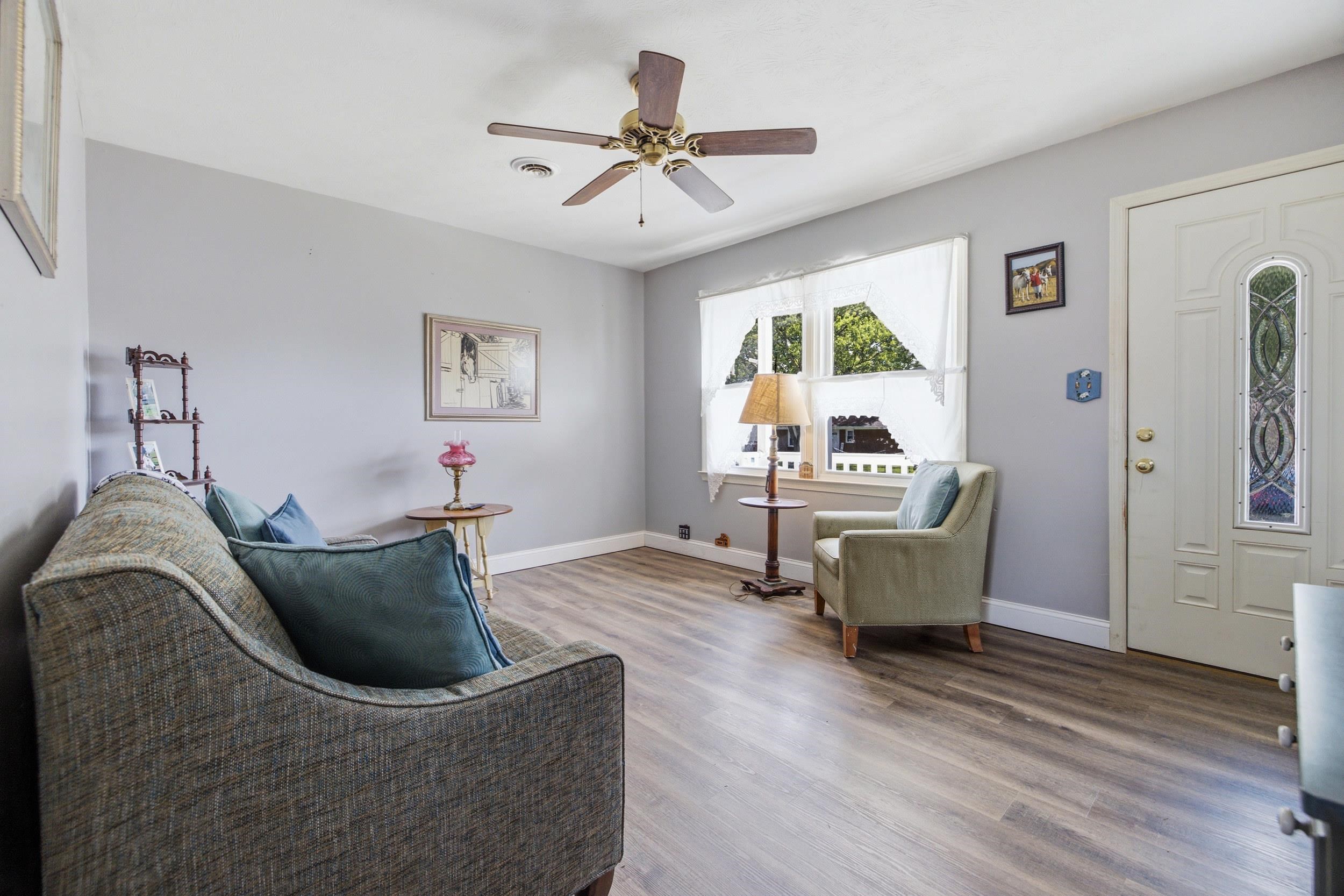 16 SHEN VALLEY DR, WEYERS CAVE, Virginia 22846, 3 Bedrooms Bedrooms, ,1 BathroomBathrooms,Residential,16 SHEN VALLEY DR,680196 MLS # 680196 16 SHEN VALLEY DR, WEYERS CAVE, Virginia 22846, 3 Bedrooms Bedrooms, ,1 BathroomBathrooms,Residential,16 SHEN VALLEY DR,680196 MLS # 680196