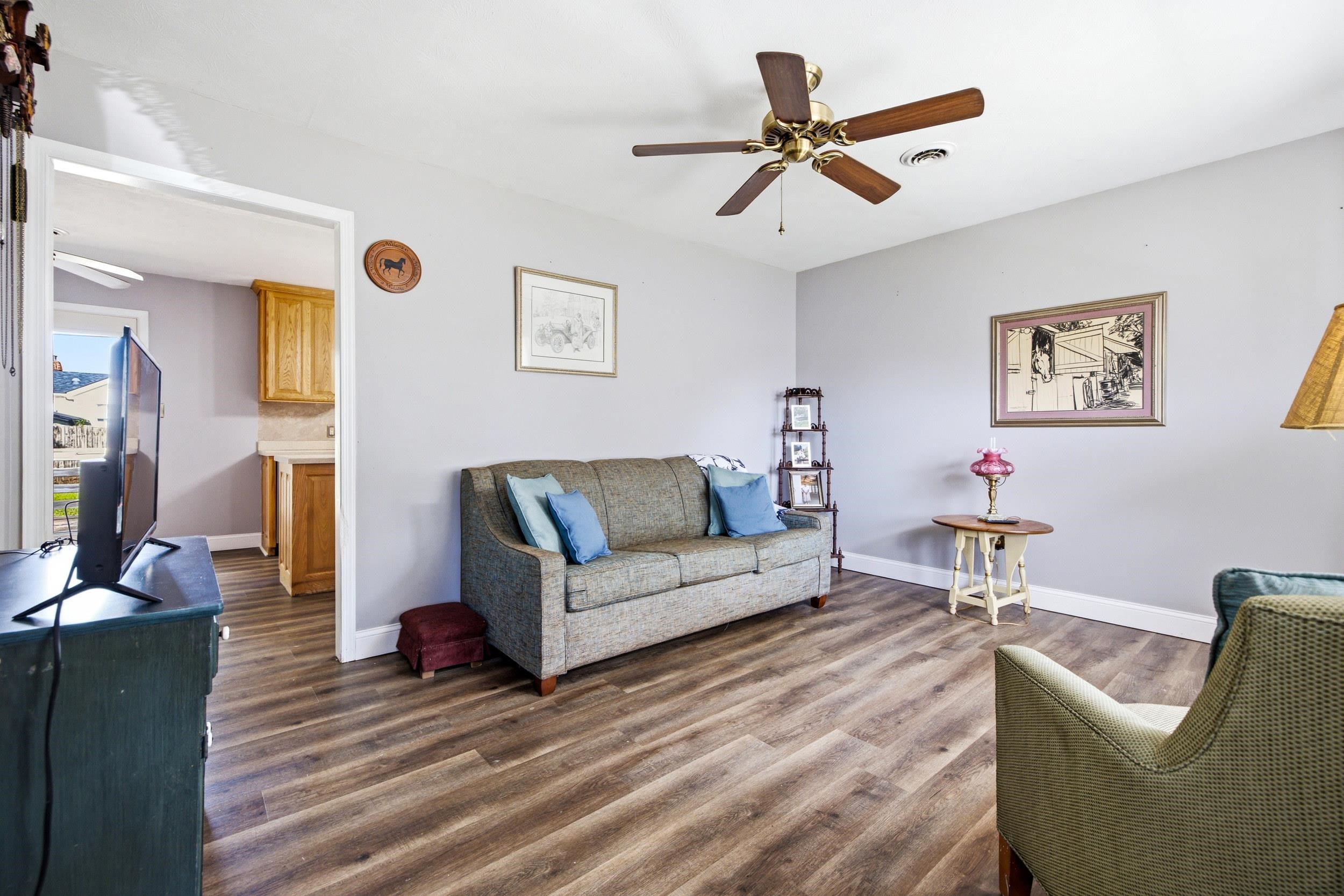 16 SHEN VALLEY DR, WEYERS CAVE, Virginia 22846, 3 Bedrooms Bedrooms, ,1 BathroomBathrooms,Residential,16 SHEN VALLEY DR,680196 MLS # 680196 16 SHEN VALLEY DR, WEYERS CAVE, Virginia 22846, 3 Bedrooms Bedrooms, ,1 BathroomBathrooms,Residential,16 SHEN VALLEY DR,680196 MLS # 680196