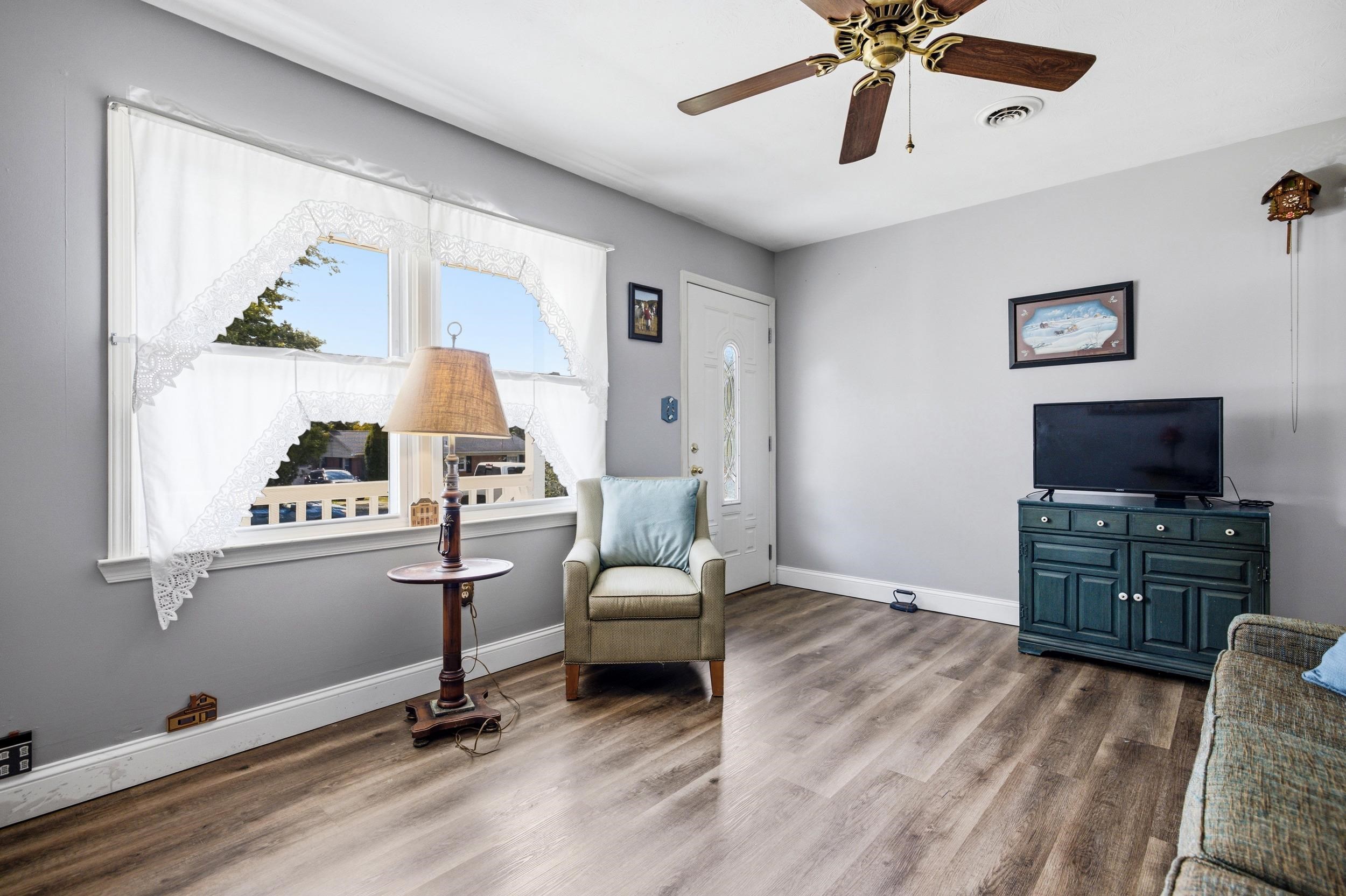 16 SHEN VALLEY DR, WEYERS CAVE, Virginia 22846, 3 Bedrooms Bedrooms, ,1 BathroomBathrooms,Residential,16 SHEN VALLEY DR,680196 MLS # 680196 16 SHEN VALLEY DR, WEYERS CAVE, Virginia 22846, 3 Bedrooms Bedrooms, ,1 BathroomBathrooms,Residential,16 SHEN VALLEY DR,680196 MLS # 680196