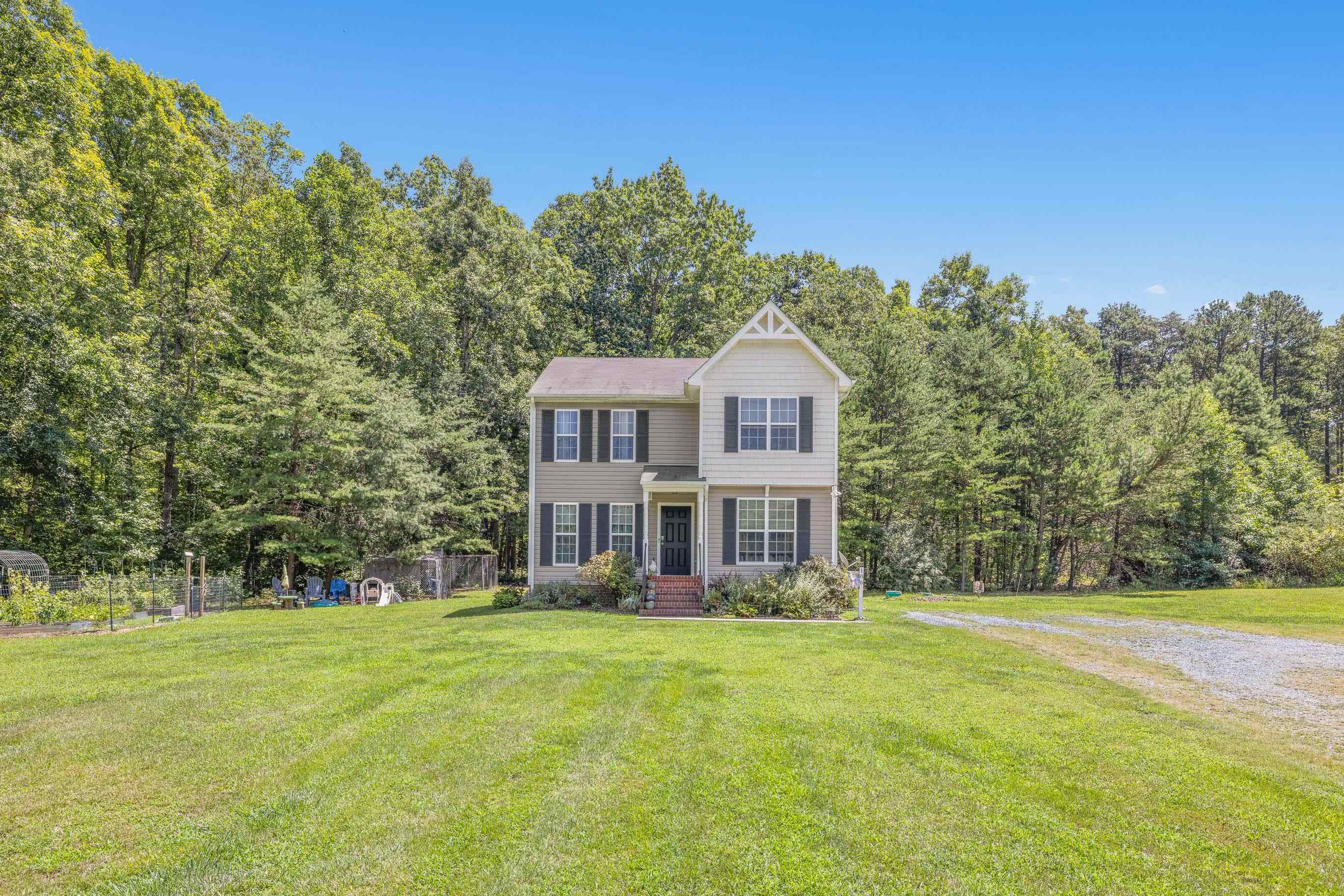 186 BAYS FARM DR, LOUISA, Virginia 23093, 3 Bedrooms Bedrooms, ,2 BathroomsBathrooms,Residential,186 BAYS FARM DR,680207 MLS # 680207