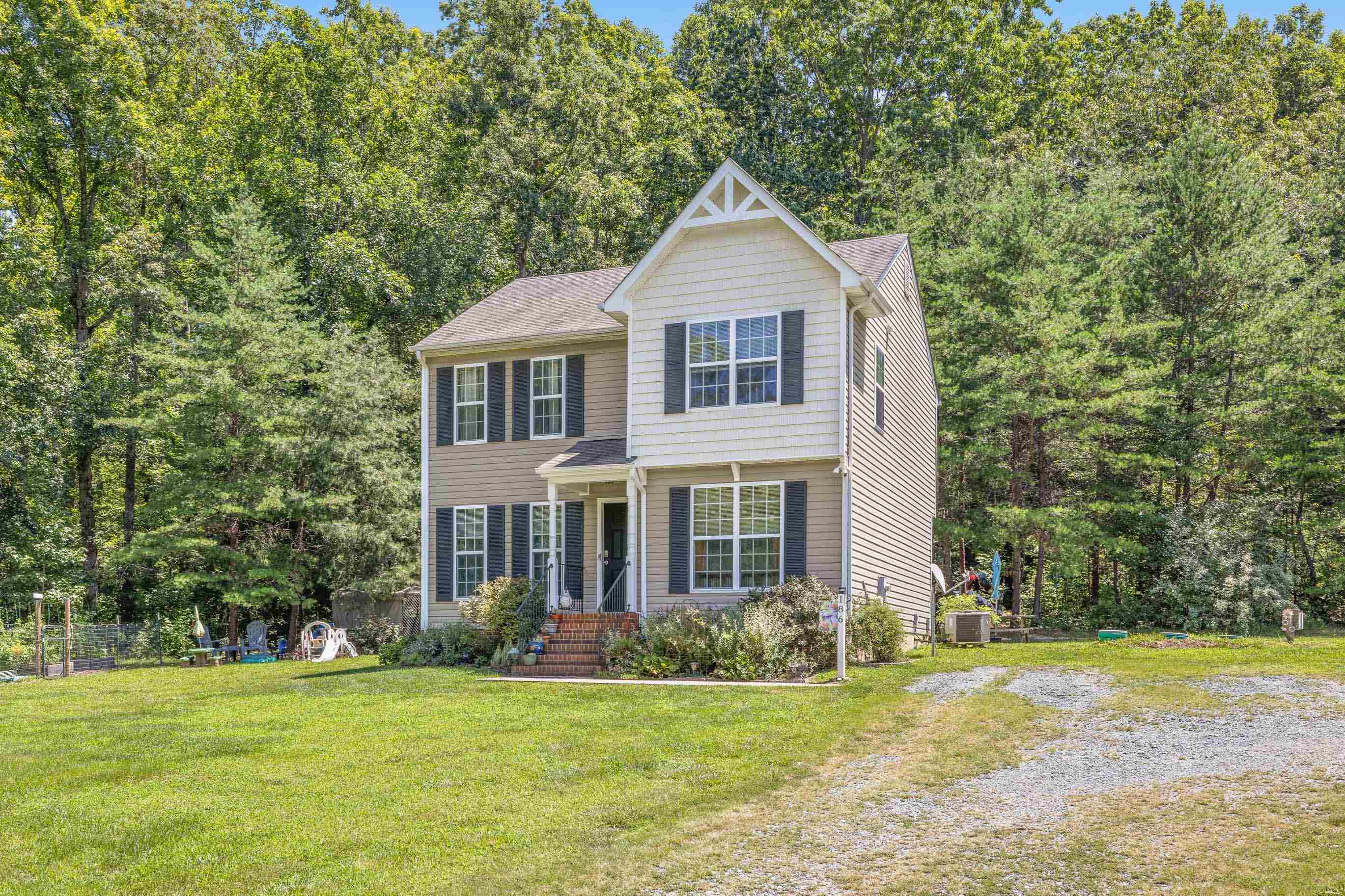 186 BAYS FARM DR, LOUISA, Virginia 23093, 3 Bedrooms Bedrooms, ,2 BathroomsBathrooms,Residential,186 BAYS FARM DR,680207 MLS # 680207