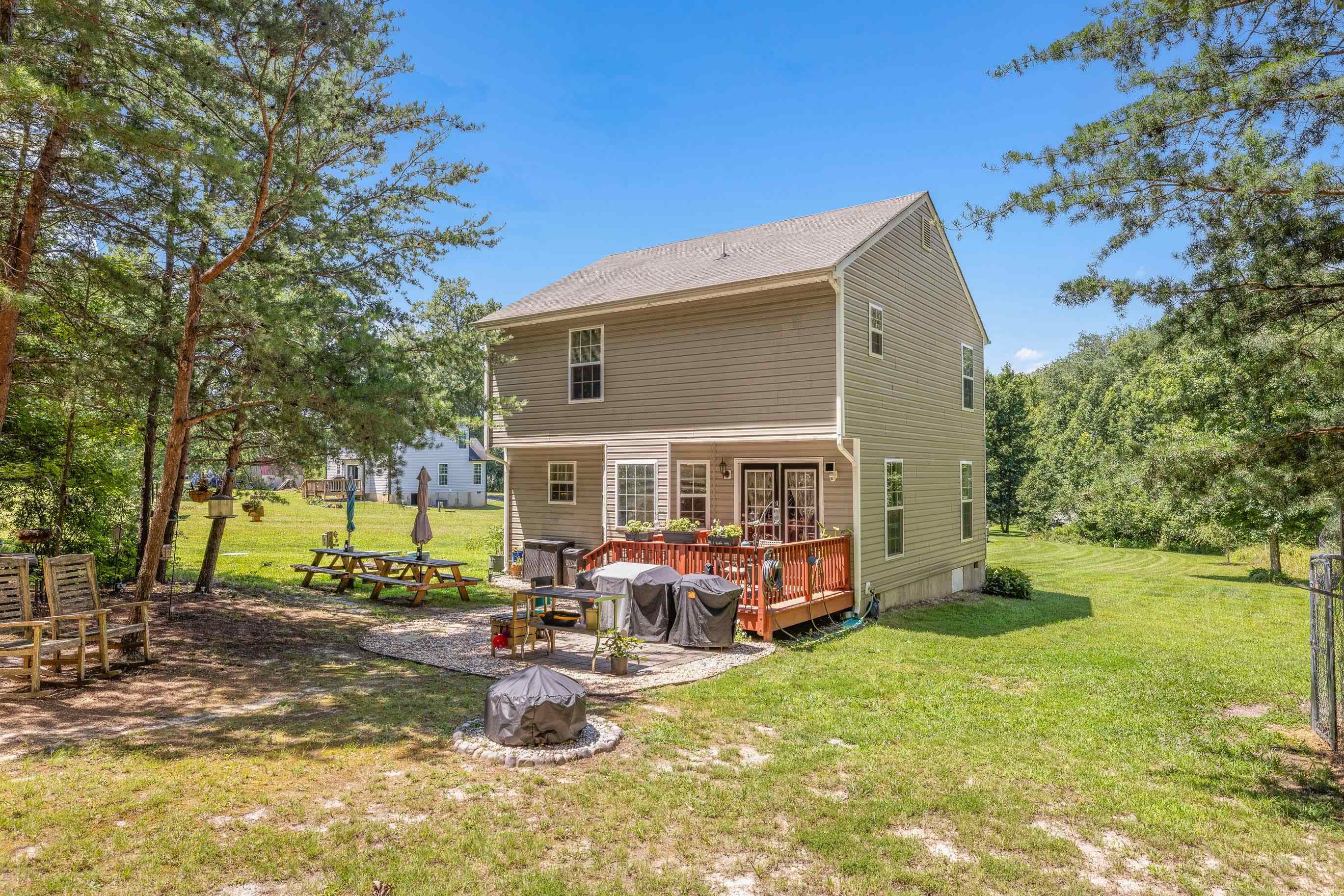 186 BAYS FARM DR, LOUISA, Virginia 23093, 3 Bedrooms Bedrooms, ,2 BathroomsBathrooms,Residential,186 BAYS FARM DR,680207 MLS # 680207