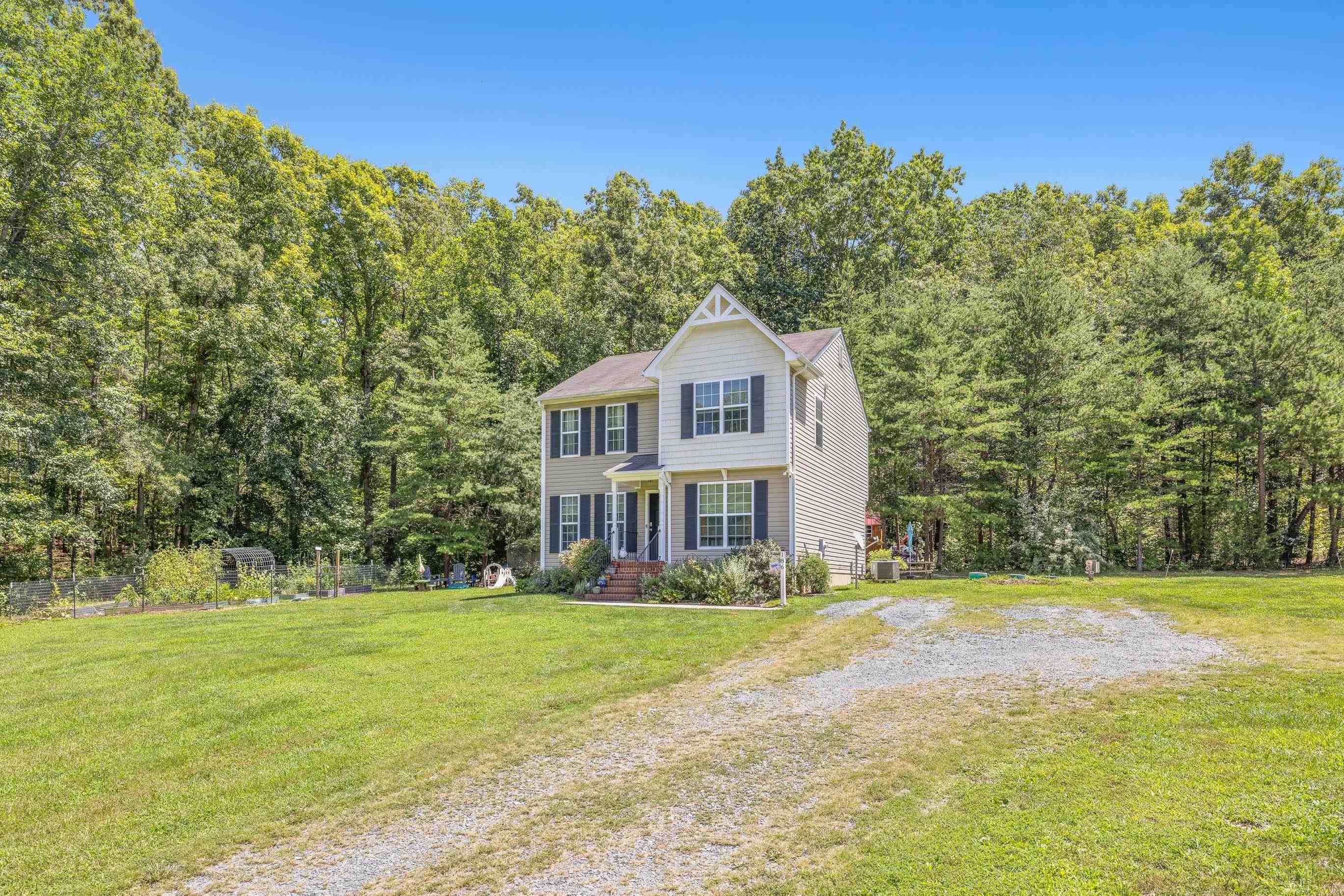 186 BAYS FARM DR, LOUISA, Virginia 23093, 3 Bedrooms Bedrooms, ,2 BathroomsBathrooms,Residential,186 BAYS FARM DR,680207 MLS # 680207
