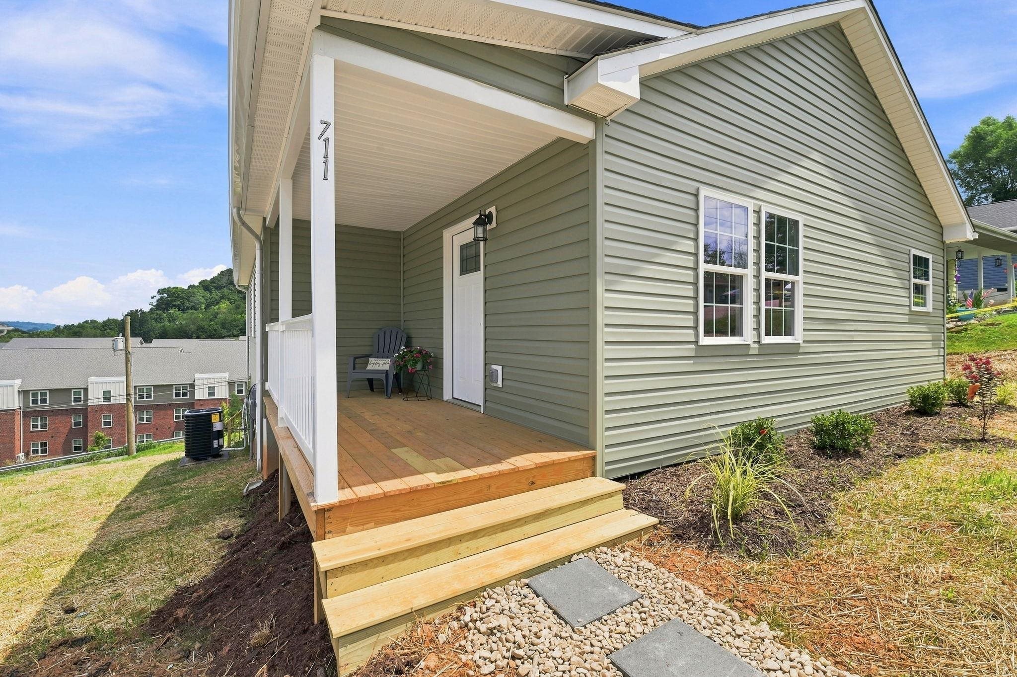 711 MINEOLA ST, STAUNTON, Virginia 24401, 3 Bedrooms Bedrooms, ,2 BathroomsBathrooms,Residential,711 MINEOLA ST,680212 MLS # 680212 711 MINEOLA ST, STAUNTON, Virginia 24401, 3 Bedrooms Bedrooms, ,2 BathroomsBathrooms,Residential,711 MINEOLA ST,680212 MLS # 680212