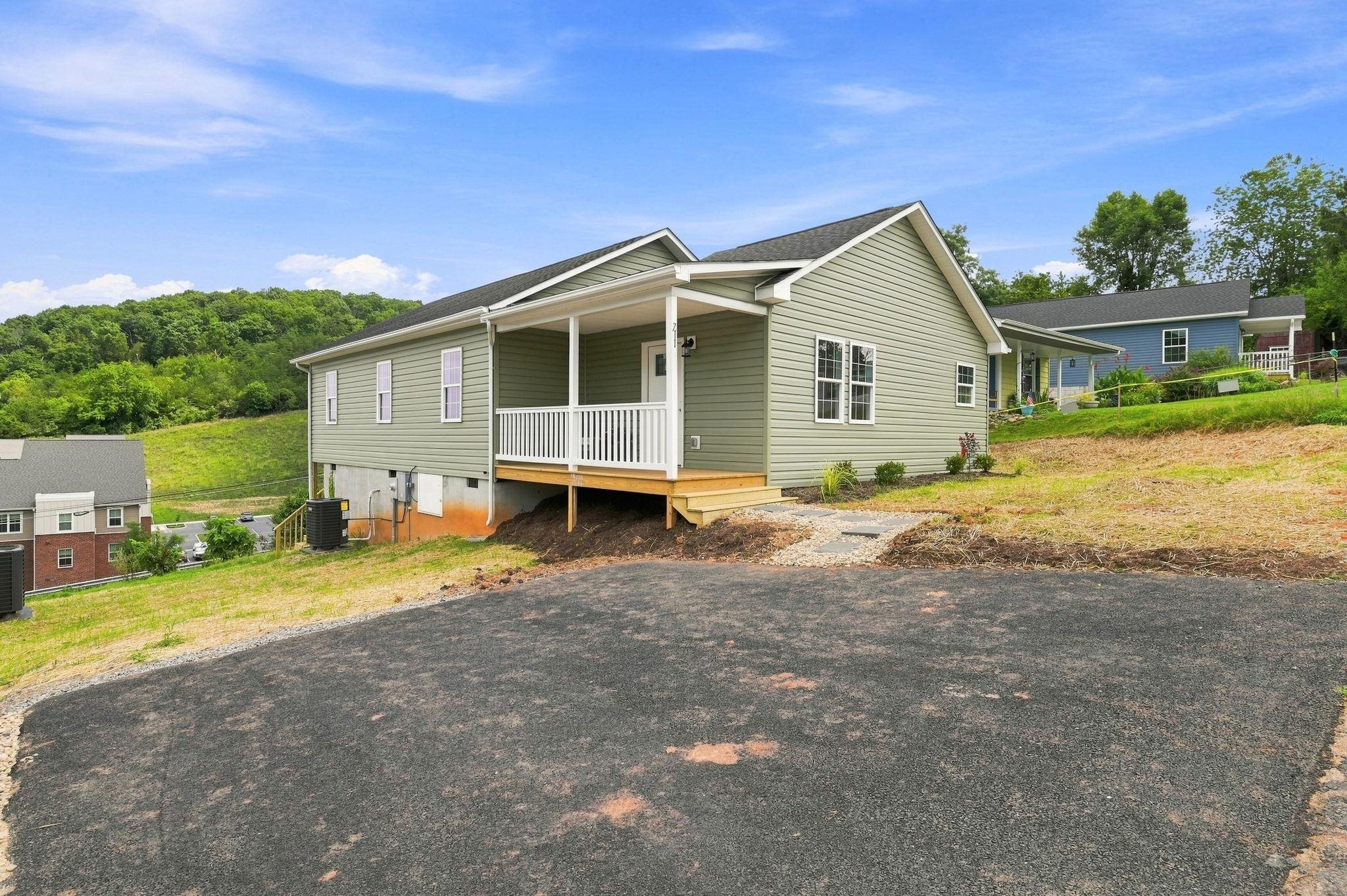 711 MINEOLA ST, STAUNTON, Virginia 24401, 3 Bedrooms Bedrooms, ,2 BathroomsBathrooms,Residential,711 MINEOLA ST,680212 MLS # 680212 711 MINEOLA ST, STAUNTON, Virginia 24401, 3 Bedrooms Bedrooms, ,2 BathroomsBathrooms,Residential,711 MINEOLA ST,680212 MLS # 680212