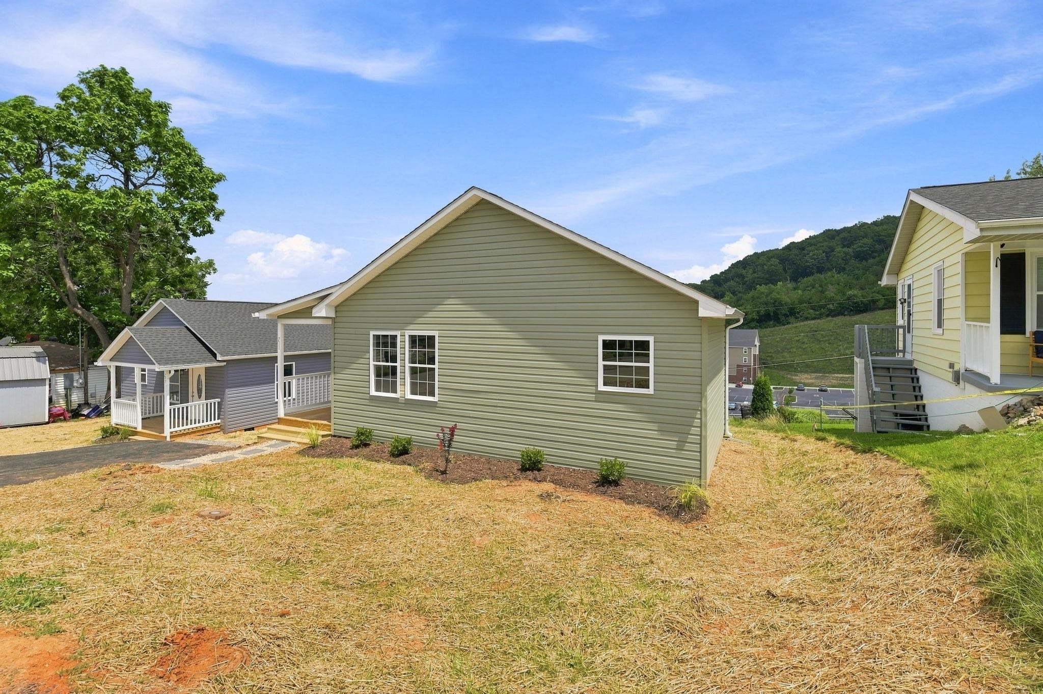 711 MINEOLA ST, STAUNTON, Virginia 24401, 3 Bedrooms Bedrooms, ,2 BathroomsBathrooms,Residential,711 MINEOLA ST,680212 MLS # 680212 711 MINEOLA ST, STAUNTON, Virginia 24401, 3 Bedrooms Bedrooms, ,2 BathroomsBathrooms,Residential,711 MINEOLA ST,680212 MLS # 680212