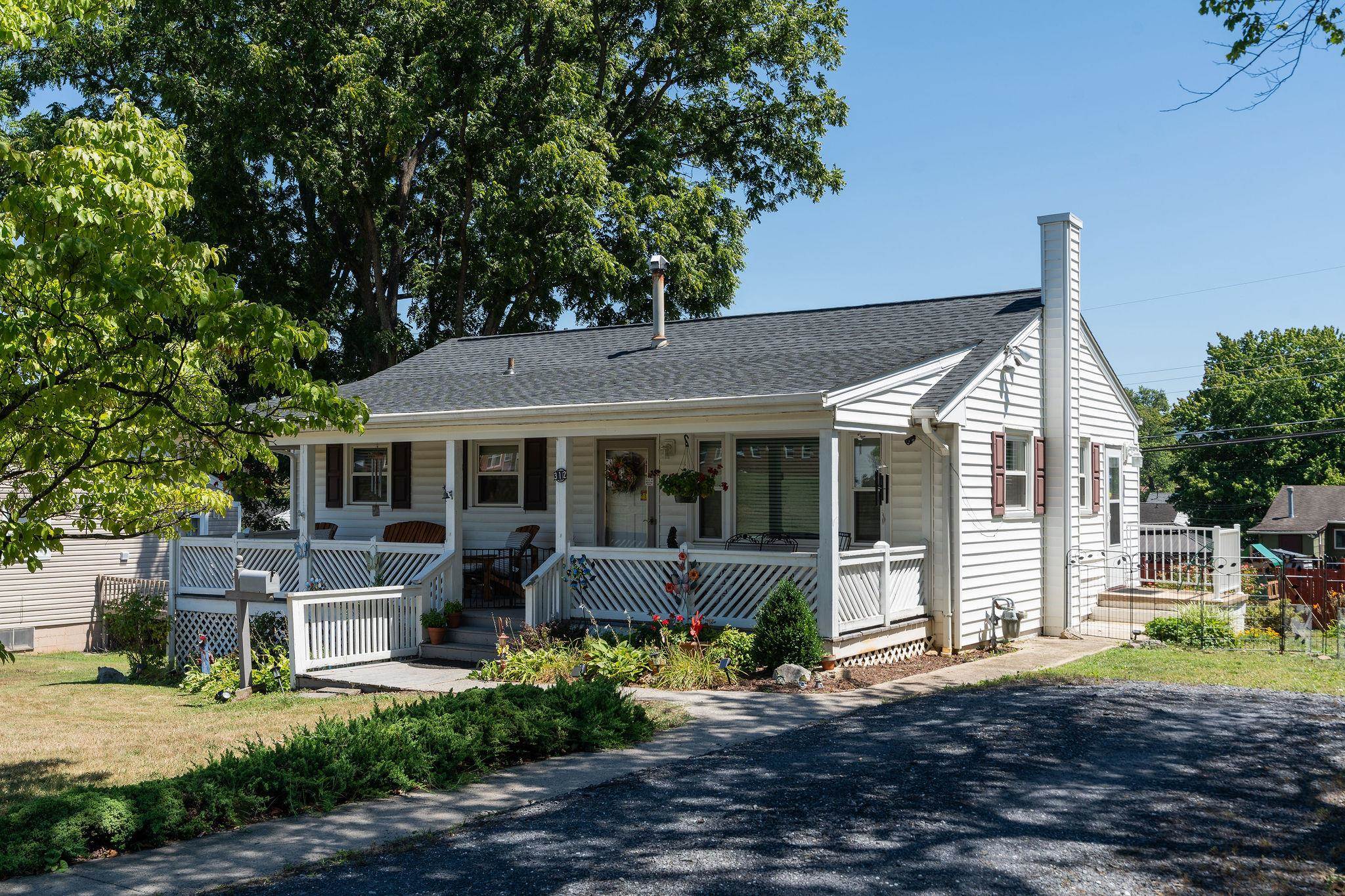 312 EDWARD AVE, WAYNESBORO, Virginia 22980, 3 Bedrooms Bedrooms, ,2 BathroomsBathrooms,Residential,312 EDWARD AVE,680220 MLS # 680220