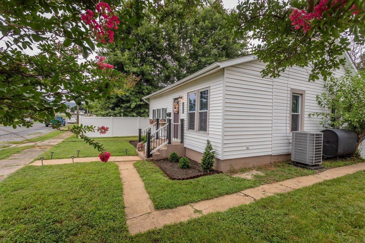 508 SEVENTH ST, SHENANDOAH, Virginia 22849, 2 Bedrooms Bedrooms, ,1 BathroomBathrooms,Residential,508 SEVENTH ST,680155 MLS # 680155