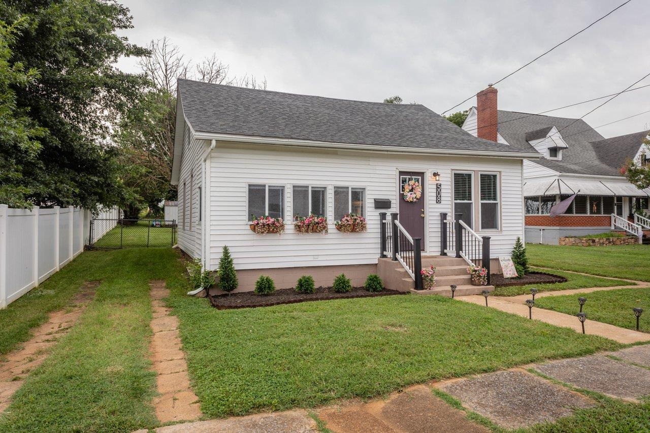 508 SEVENTH ST, SHENANDOAH, Virginia 22849, 2 Bedrooms Bedrooms, ,1 BathroomBathrooms,Residential,508 SEVENTH ST,680155 MLS # 680155