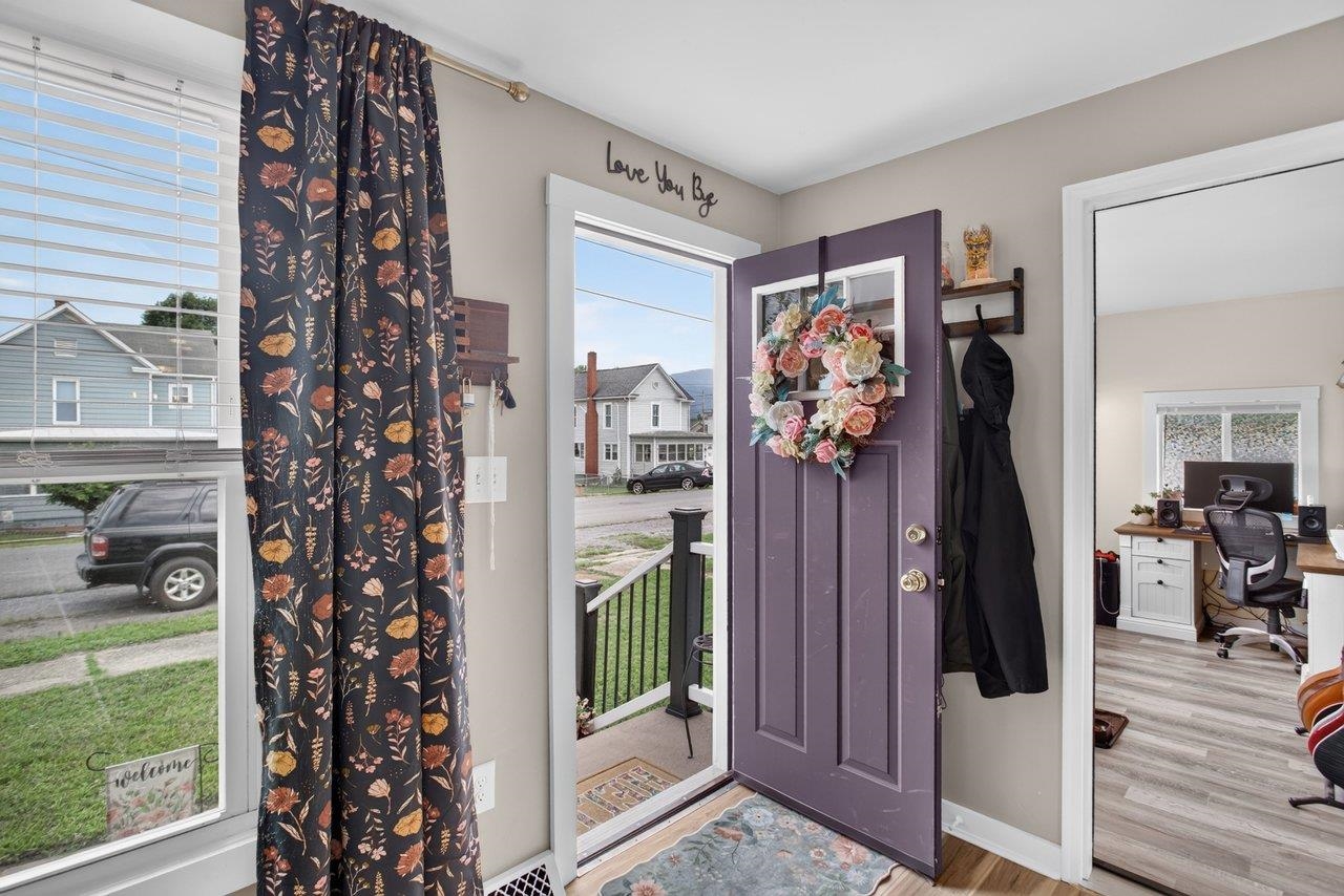 508 SEVENTH ST, SHENANDOAH, Virginia 22849, 2 Bedrooms Bedrooms, ,1 BathroomBathrooms,Residential,508 SEVENTH ST,680155 MLS # 680155