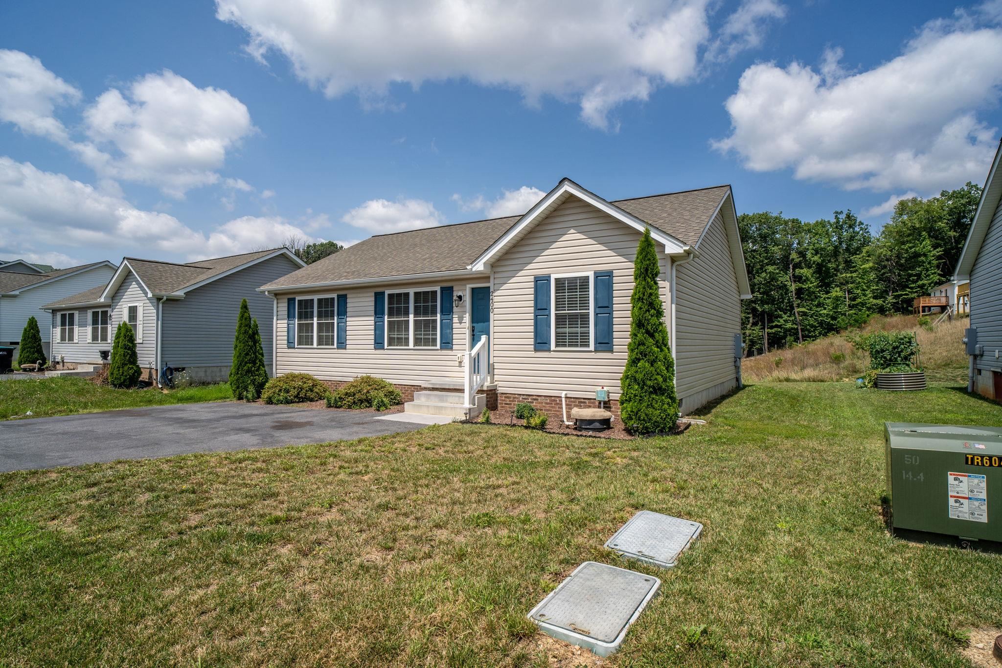 2400 BRENTWOOD DR, ROCKINGHAM, Virginia 22801, 3 Bedrooms Bedrooms, ,2 BathroomsBathrooms,Residential,2400 BRENTWOOD DR,680225 MLS # 680225 2400 BRENTWOOD DR, ROCKINGHAM, Virginia 22801, 3 Bedrooms Bedrooms, ,2 BathroomsBathrooms,Residential,2400 BRENTWOOD DR,680225 MLS # 680225