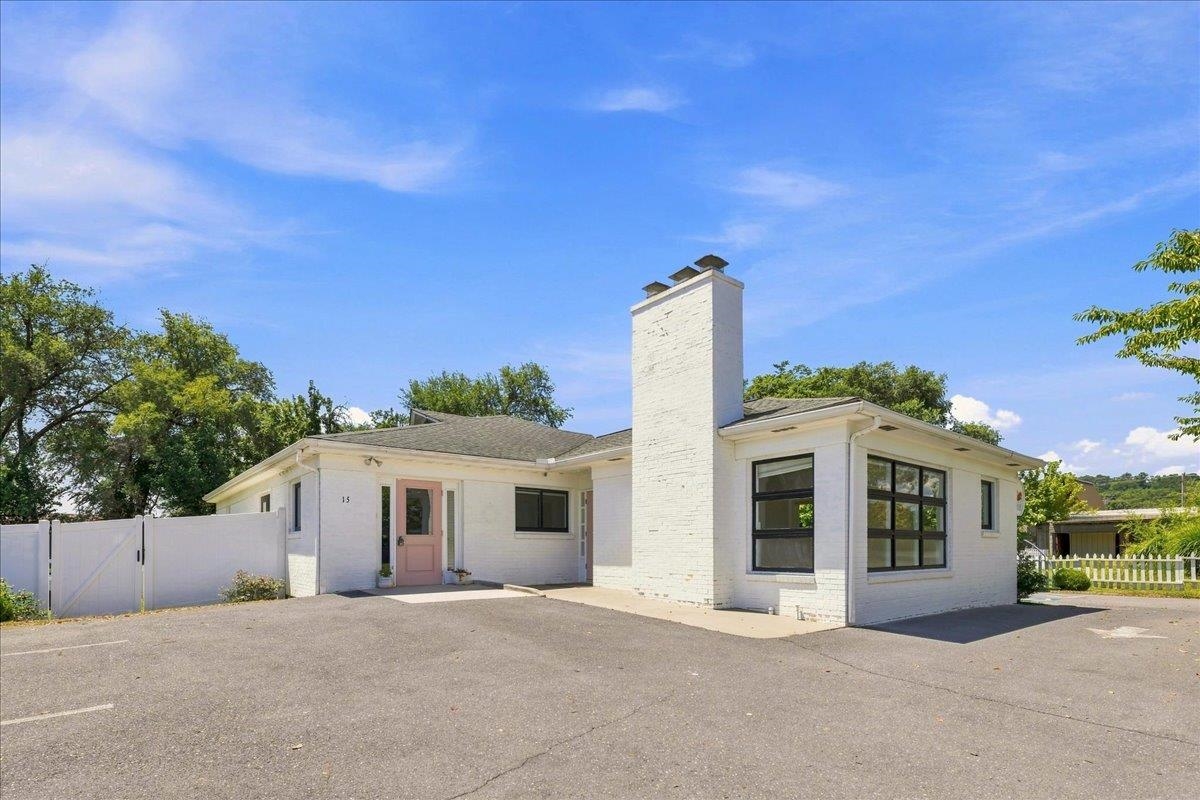 15 SOUTHGATE CT, HARRISONBURG, Virginia 22801, ,Commercial,15 SOUTHGATE CT,680250 MLS # 680250 15 SOUTHGATE CT, HARRISONBURG, Virginia 22801, ,Commercial,15 SOUTHGATE CT,680250 MLS # 680250
