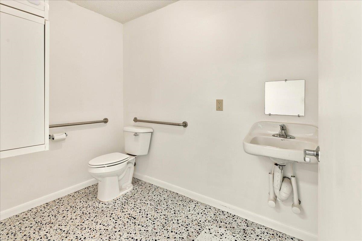 15 SOUTHGATE CT, HARRISONBURG, Virginia 22801, ,Commercial,15 SOUTHGATE CT,680250 MLS # 680250 15 SOUTHGATE CT, HARRISONBURG, Virginia 22801, ,Commercial,15 SOUTHGATE CT,680250 MLS # 680250