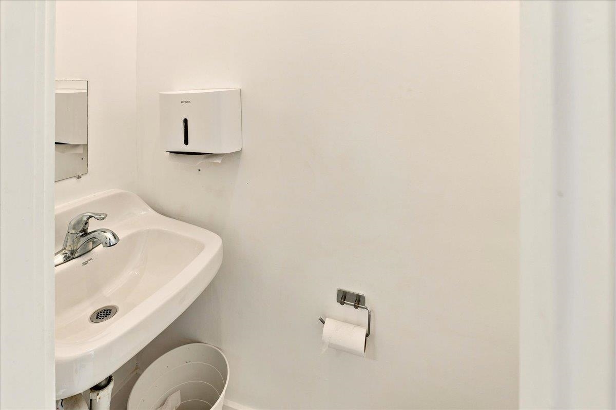 15 SOUTHGATE CT, HARRISONBURG, Virginia 22801, ,Commercial,15 SOUTHGATE CT,680250 MLS # 680250 15 SOUTHGATE CT, HARRISONBURG, Virginia 22801, ,Commercial,15 SOUTHGATE CT,680250 MLS # 680250