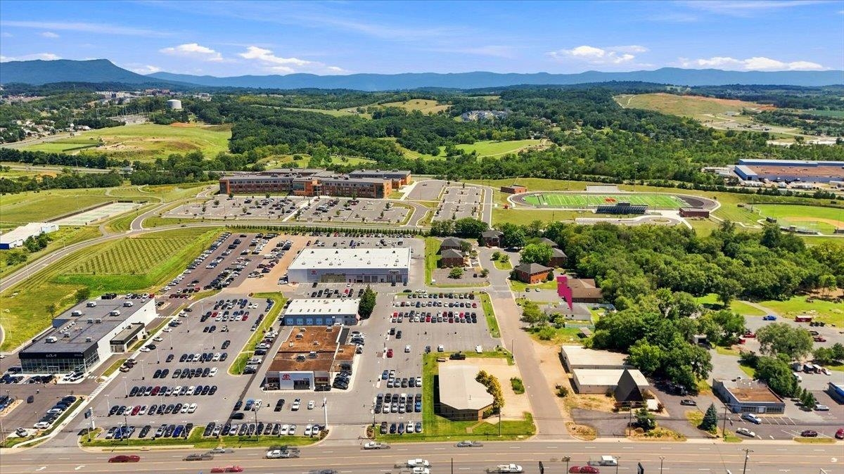 15 SOUTHGATE CT, HARRISONBURG, Virginia 22801, ,Commercial,15 SOUTHGATE CT,680250 MLS # 680250 15 SOUTHGATE CT, HARRISONBURG, Virginia 22801, ,Commercial,15 SOUTHGATE CT,680250 MLS # 680250