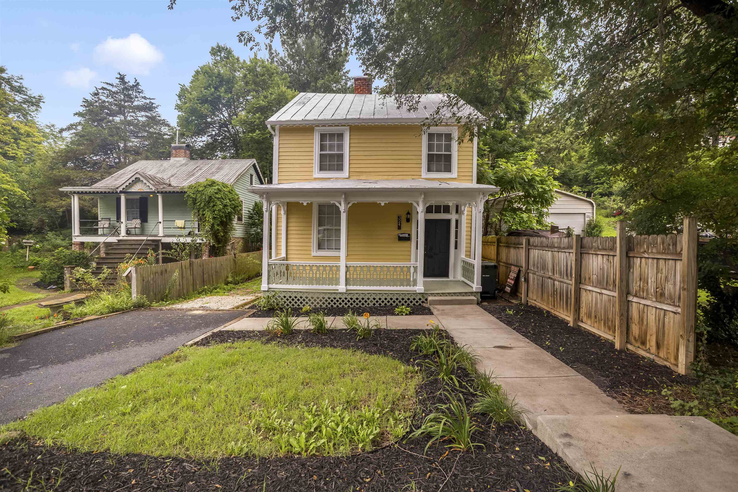 324 GREEN ST, STAUNTON, Virginia 24401, 2 Bedrooms Bedrooms, ,1 BathroomBathrooms,Residential,324 GREEN ST,679535 MLS # 679535 324 GREEN ST, STAUNTON, Virginia 24401, 2 Bedrooms Bedrooms, ,1 BathroomBathrooms,Residential,324 GREEN ST,679535 MLS # 679535