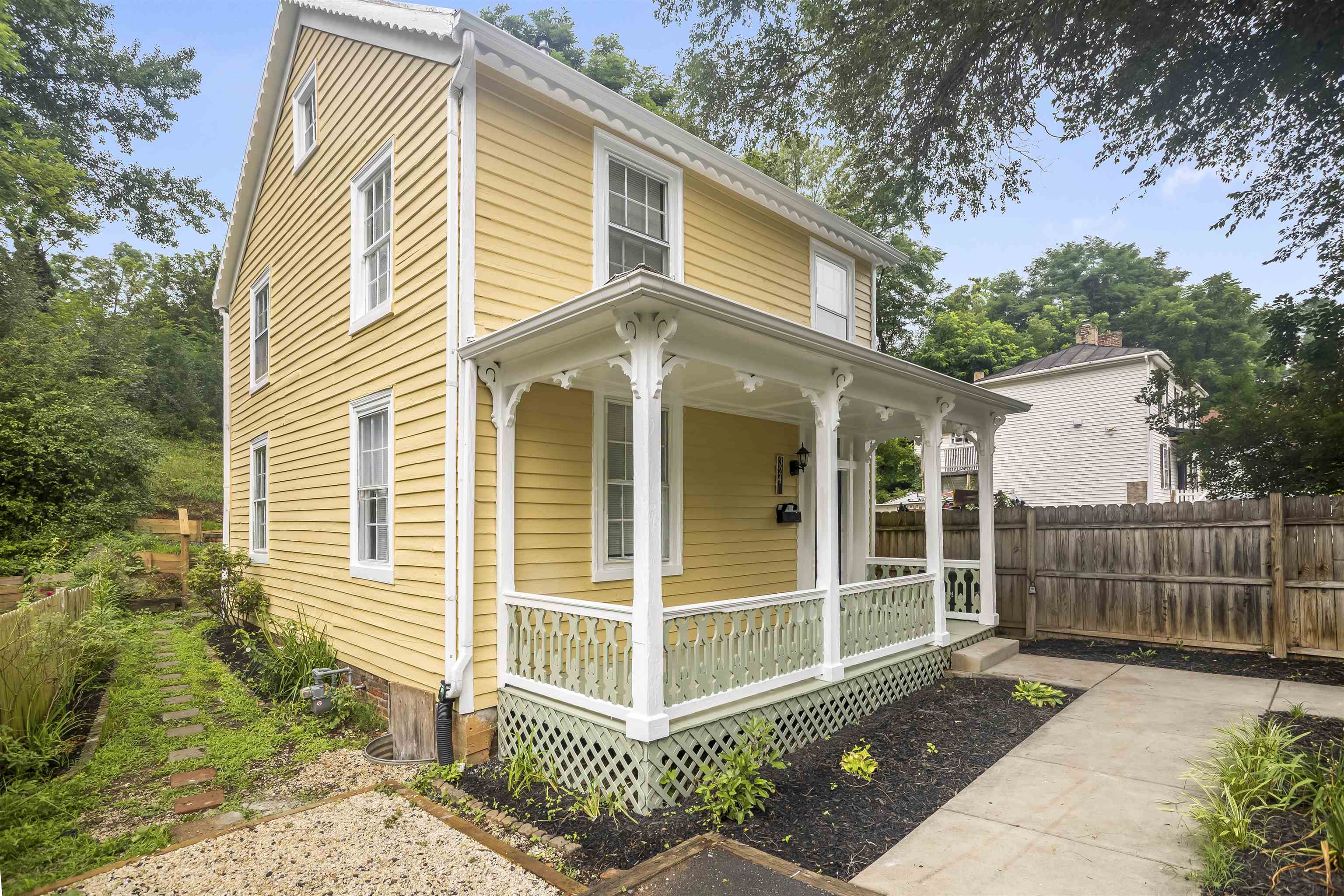 324 GREEN ST, STAUNTON, Virginia 24401, 2 Bedrooms Bedrooms, ,1 BathroomBathrooms,Residential,324 GREEN ST,679535 MLS # 679535 324 GREEN ST, STAUNTON, Virginia 24401, 2 Bedrooms Bedrooms, ,1 BathroomBathrooms,Residential,324 GREEN ST,679535 MLS # 679535