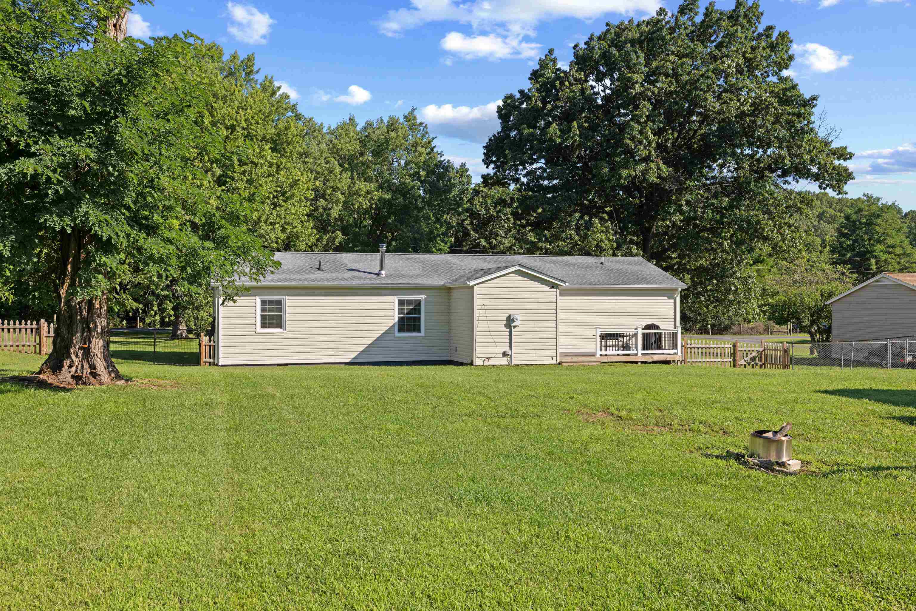 440 DRY BRANCH RD, CHURCHVILLE, Virginia 24421, 4 Bedrooms Bedrooms, ,2 BathroomsBathrooms,Residential,440 DRY BRANCH RD,679582 MLS # 679582 440 DRY BRANCH RD, CHURCHVILLE, Virginia 24421, 4 Bedrooms Bedrooms, ,2 BathroomsBathrooms,Residential,440 DRY BRANCH RD,679582 MLS # 679582