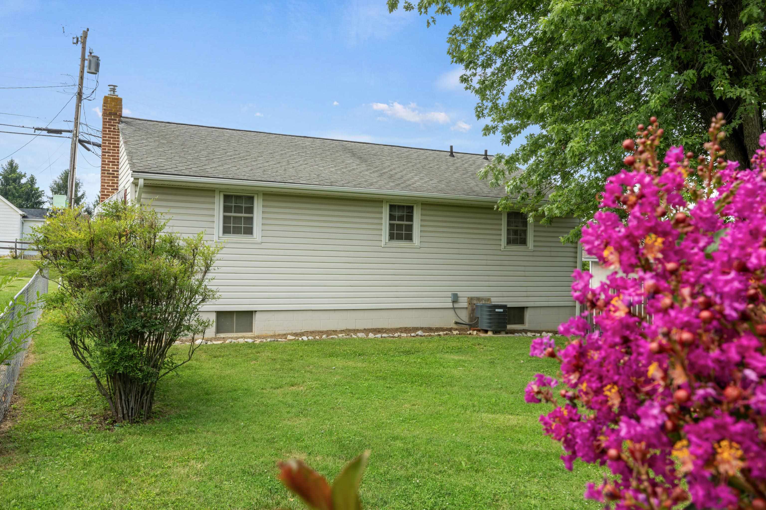 64 ANTRIM RD, FISHERSVILLE, Virginia 22939, 3 Bedrooms Bedrooms, ,2 BathroomsBathrooms,Residential,64 ANTRIM RD,680234 MLS # 680234