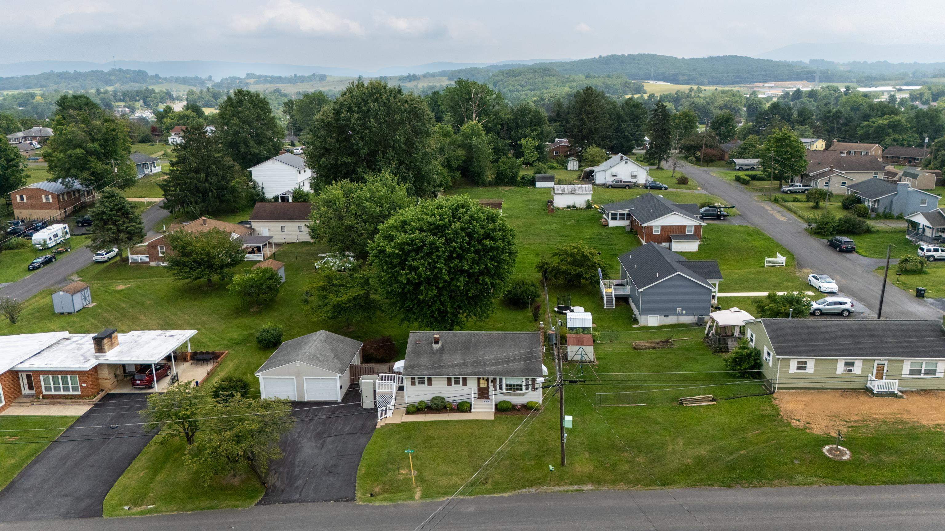 64 ANTRIM RD, FISHERSVILLE, Virginia 22939, 3 Bedrooms Bedrooms, ,2 BathroomsBathrooms,Residential,64 ANTRIM RD,680234 MLS # 680234