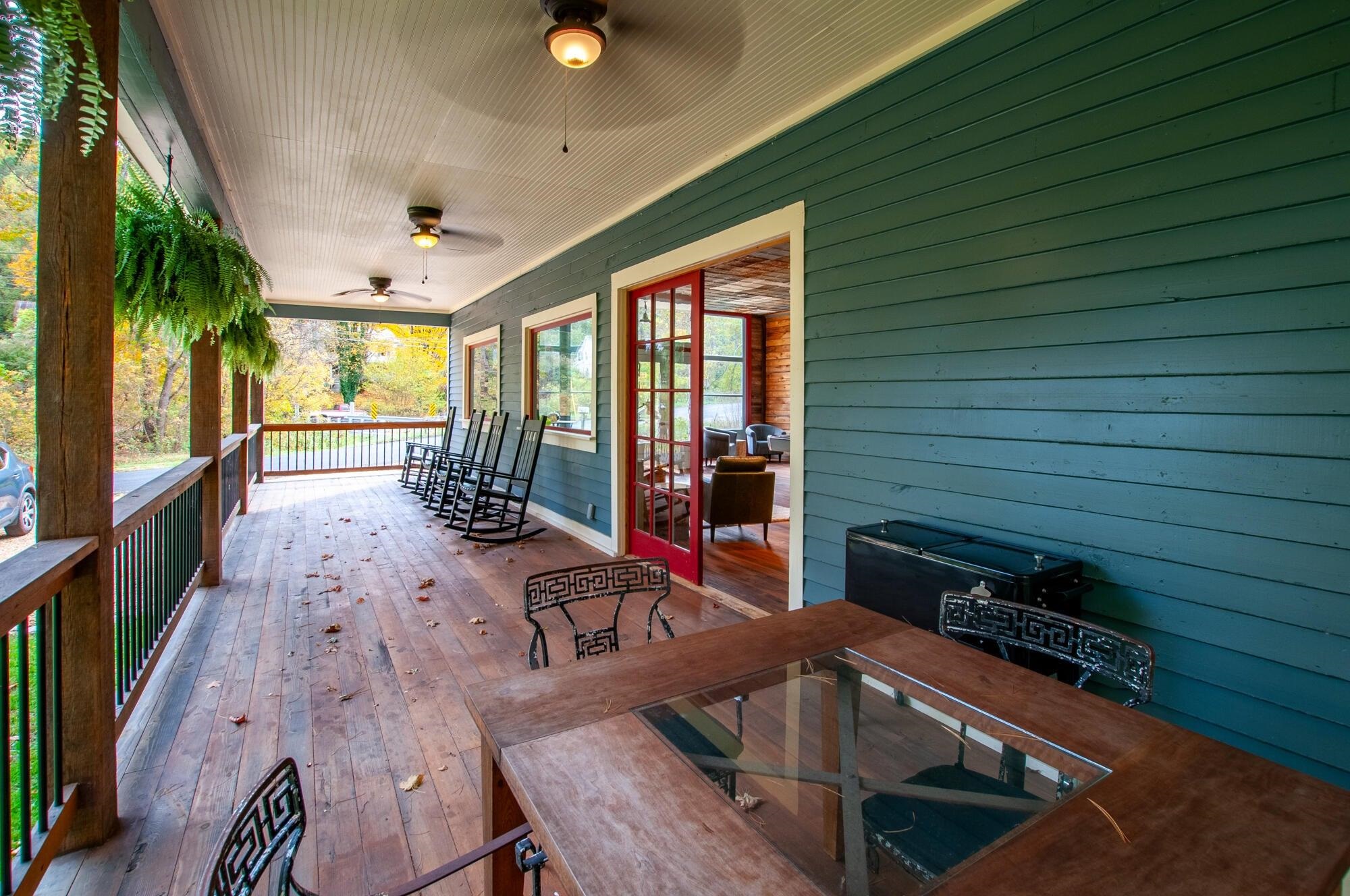 400 sq ft covered porch