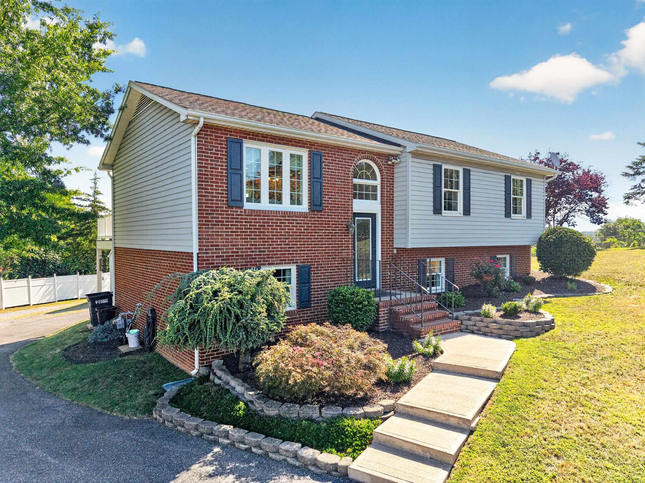 1251 WATERMAN DR, HARRISONBURG, Virginia 22802, 4 Bedrooms Bedrooms, ,3 BathroomsBathrooms,Residential,1251 Waterman Dr, Harrisonburg, VA 22802,1251 WATERMAN DR,680237 MLS # 680237 1251 WATERMAN DR, HARRISONBURG, Virginia 22802, 4 Bedrooms Bedrooms, ,3 BathroomsBathrooms,Residential,1251 Waterman Dr, Harrisonburg, VA 22802,1251 WATERMAN DR,680237 MLS # 680237