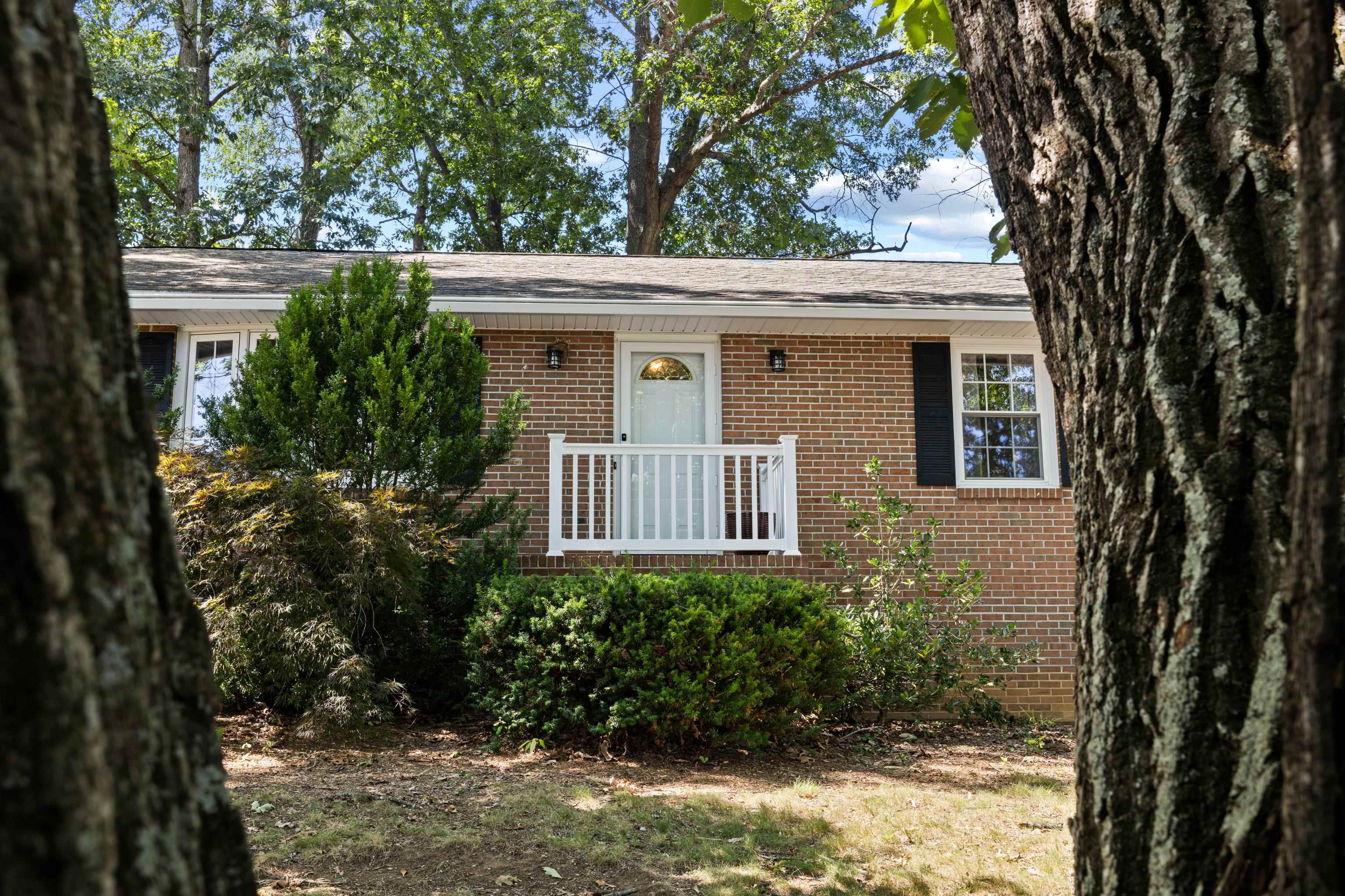 174 RIVER VIEW DR, VERONA, Virginia 24482, 3 Bedrooms Bedrooms, ,2 BathroomsBathrooms,Residential,174 RIVER VIEW DR,680238 MLS # 680238 174 RIVER VIEW DR, VERONA, Virginia 24482, 3 Bedrooms Bedrooms, ,2 BathroomsBathrooms,Residential,174 RIVER VIEW DR,680238 MLS # 680238