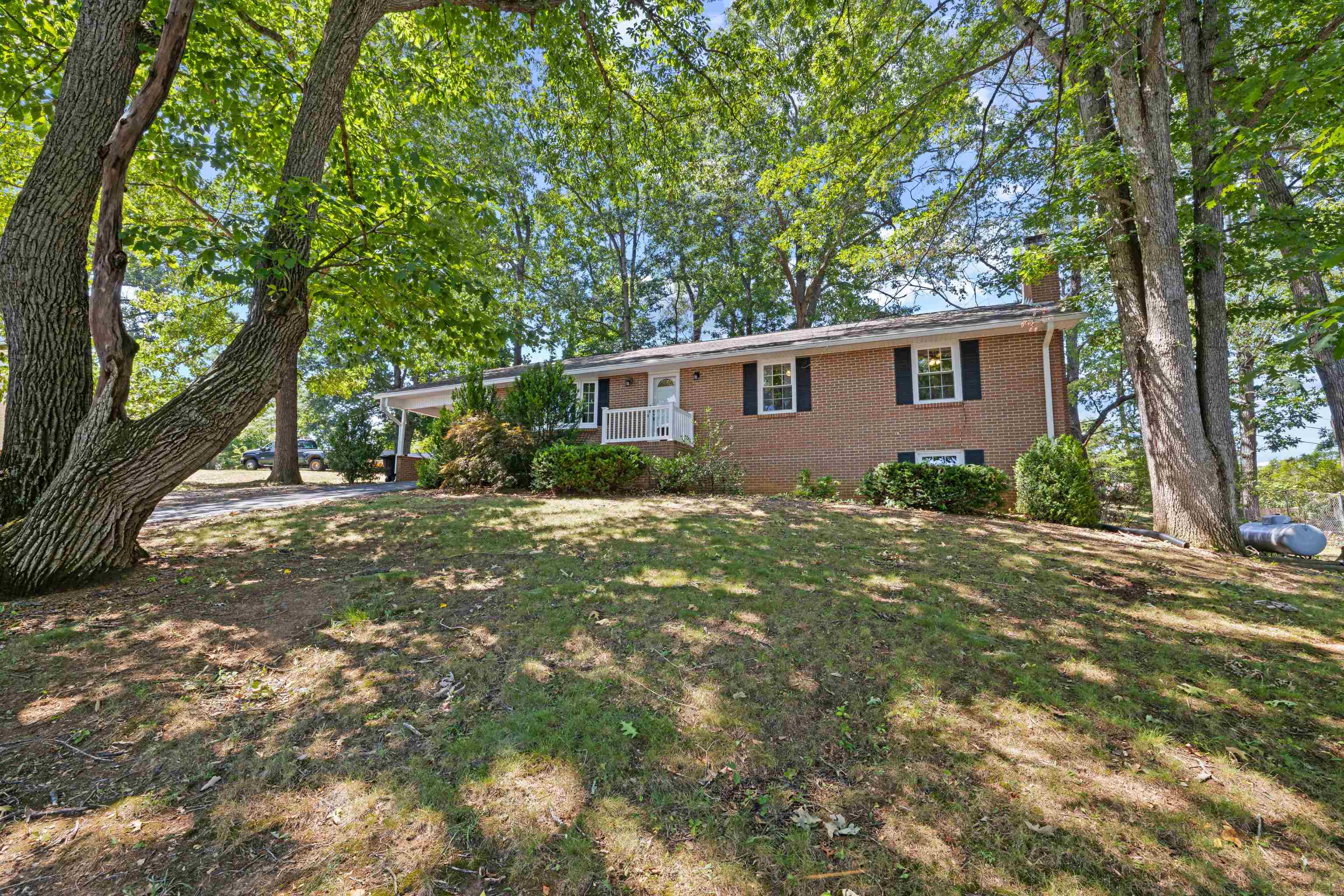 174 RIVER VIEW DR, VERONA, Virginia 24482, 3 Bedrooms Bedrooms, ,2 BathroomsBathrooms,Residential,174 RIVER VIEW DR,680238 MLS # 680238 174 RIVER VIEW DR, VERONA, Virginia 24482, 3 Bedrooms Bedrooms, ,2 BathroomsBathrooms,Residential,174 RIVER VIEW DR,680238 MLS # 680238