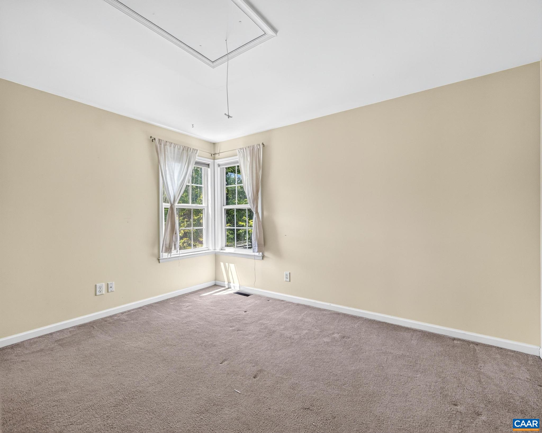 3238 TURNBERRY CIR, CHARLOTTESVILLE, Virginia 22911, 5 Bedrooms Bedrooms, ,3 BathroomsBathrooms,Residential,3238 TURNBERRY CIR,680257 MLS # 680257