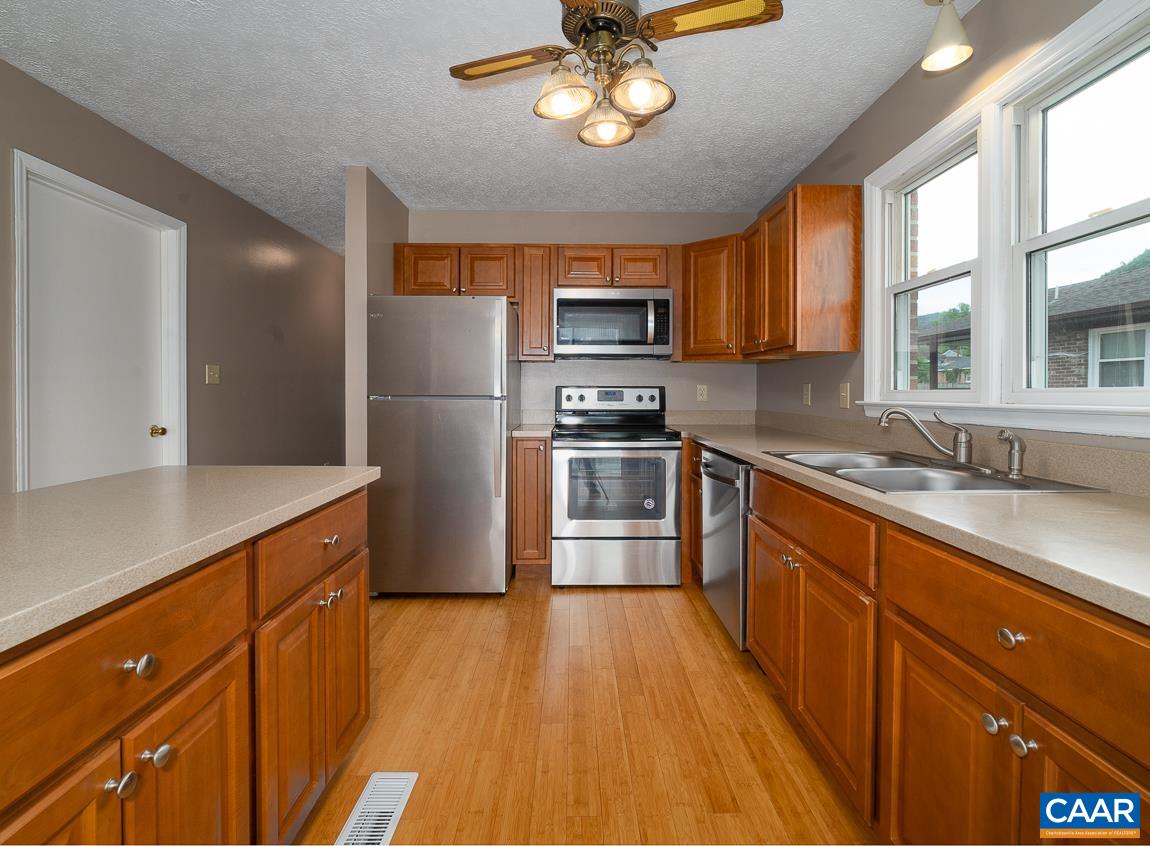 674 E 14TH ST, BUENA VISTA, Virginia 24416, 3 Bedrooms Bedrooms, ,2 BathroomsBathrooms,Residential,674 E 14TH ST,680229 MLS # 680229 674 E 14TH ST, BUENA VISTA, Virginia 24416, 3 Bedrooms Bedrooms, ,2 BathroomsBathrooms,Residential,674 E 14TH ST,680229 MLS # 680229