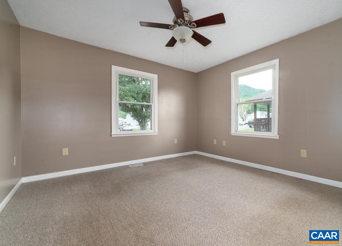 674 E 14TH ST, BUENA VISTA, Virginia 24416, 3 Bedrooms Bedrooms, ,2 BathroomsBathrooms,Residential,674 E 14TH ST,680229 MLS # 680229 674 E 14TH ST, BUENA VISTA, Virginia 24416, 3 Bedrooms Bedrooms, ,2 BathroomsBathrooms,Residential,674 E 14TH ST,680229 MLS # 680229