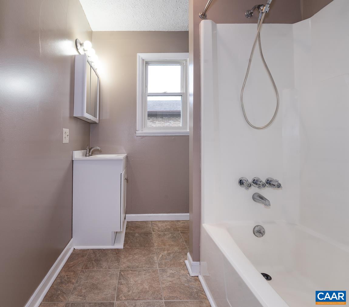 674 E 14TH ST, BUENA VISTA, Virginia 24416, 3 Bedrooms Bedrooms, ,2 BathroomsBathrooms,Residential,674 E 14TH ST,680229 MLS # 680229 674 E 14TH ST, BUENA VISTA, Virginia 24416, 3 Bedrooms Bedrooms, ,2 BathroomsBathrooms,Residential,674 E 14TH ST,680229 MLS # 680229