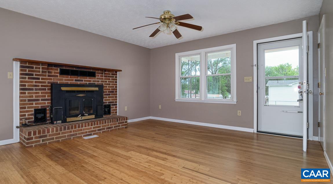 674 E 14TH ST, BUENA VISTA, Virginia 24416, 3 Bedrooms Bedrooms, ,2 BathroomsBathrooms,Residential,674 E 14TH ST,680229 MLS # 680229 674 E 14TH ST, BUENA VISTA, Virginia 24416, 3 Bedrooms Bedrooms, ,2 BathroomsBathrooms,Residential,674 E 14TH ST,680229 MLS # 680229