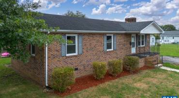 674 E 14TH ST, BUENA VISTA, Virginia 24416, 3 Bedrooms Bedrooms, ,2 BathroomsBathrooms,Residential,674 E 14TH ST,680229 MLS # 680229