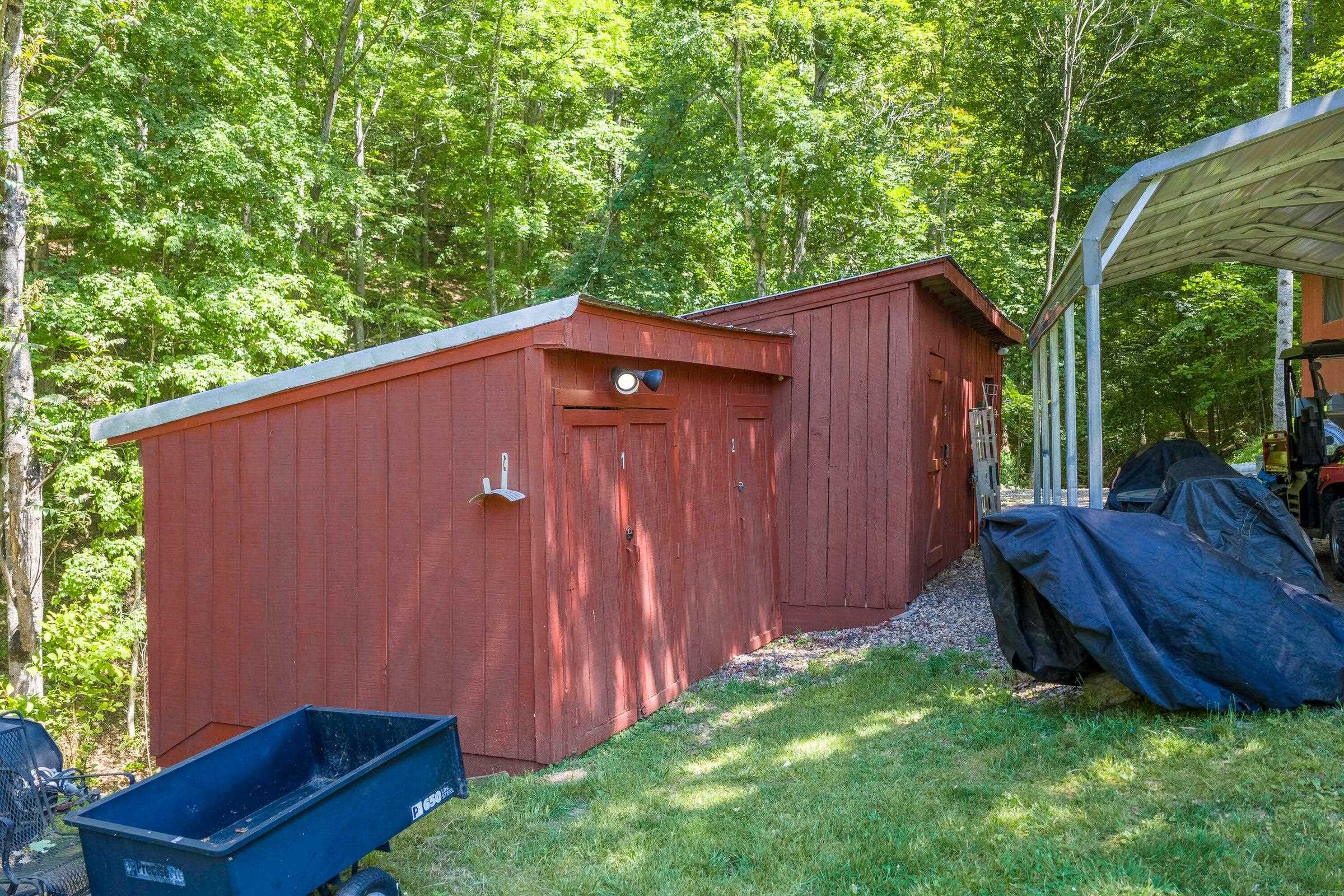 Multiple sheds and outbuildings