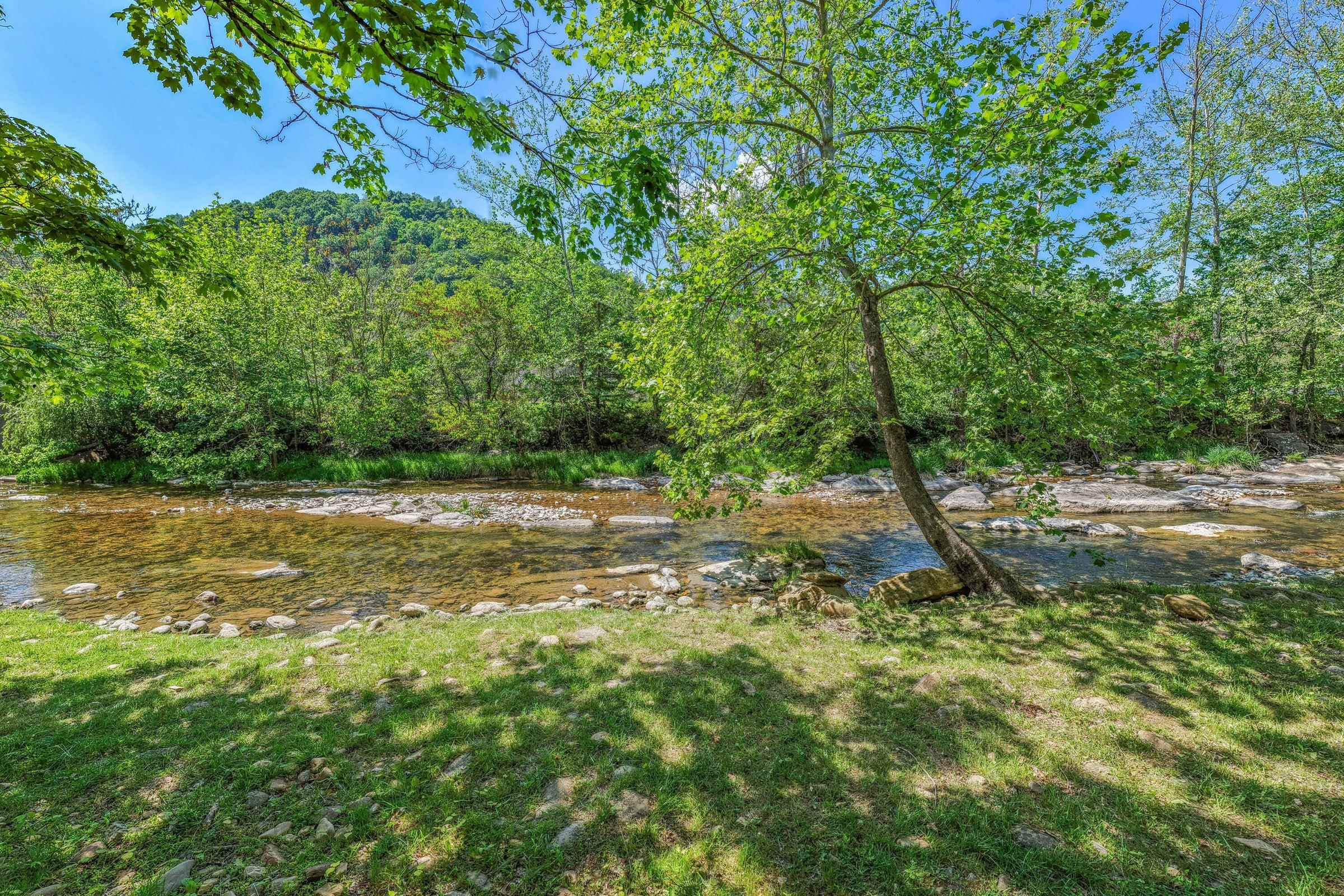 The ideal river spot.