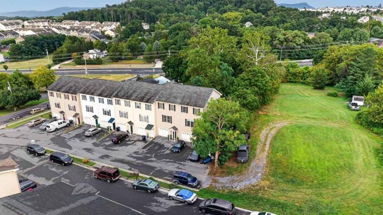2323 KENDALL LN, HARRISONBURG, Virginia 22801, 3 Bedrooms Bedrooms, ,3 BathroomsBathrooms,Residential,2323 KENDALL LN,680273 MLS # 680273 2323 KENDALL LN, HARRISONBURG, Virginia 22801, 3 Bedrooms Bedrooms, ,3 BathroomsBathrooms,Residential,2323 KENDALL LN,680273 MLS # 680273