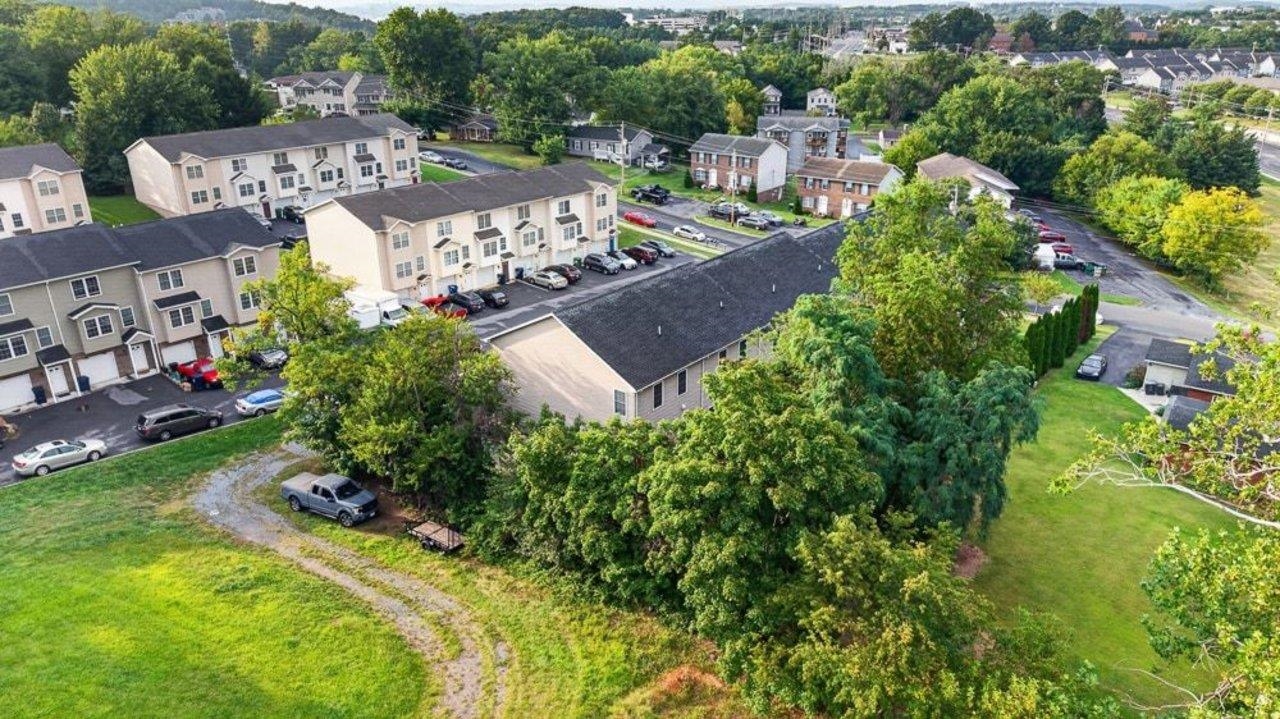 2323 KENDALL LN, HARRISONBURG, Virginia 22801, 3 Bedrooms Bedrooms, ,3 BathroomsBathrooms,Residential,2323 KENDALL LN,680273 MLS # 680273 2323 KENDALL LN, HARRISONBURG, Virginia 22801, 3 Bedrooms Bedrooms, ,3 BathroomsBathrooms,Residential,2323 KENDALL LN,680273 MLS # 680273