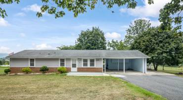 8180 NORTH VALLEY PIKE, ROCKINGHAM, Virginia 22802, 4 Bedrooms Bedrooms, ,2 BathroomsBathrooms,Residential,8180 NORTH VALLEY PIKE,680275 MLS # 680275