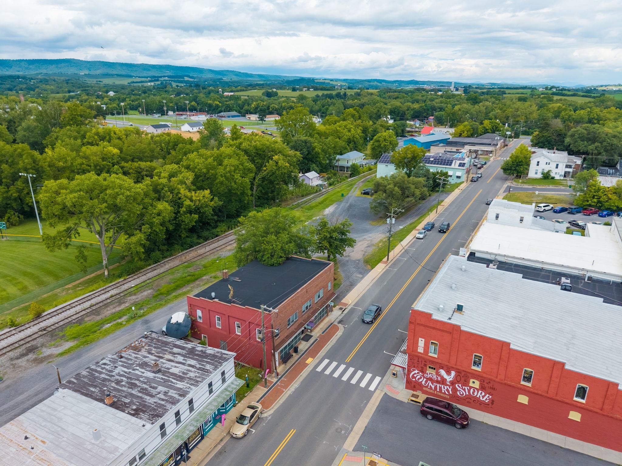 162-166 N MAIN ST, BROADWAY, Virginia 22815, ,Commercial,162-166 N MAIN ST,680295 MLS # 680295