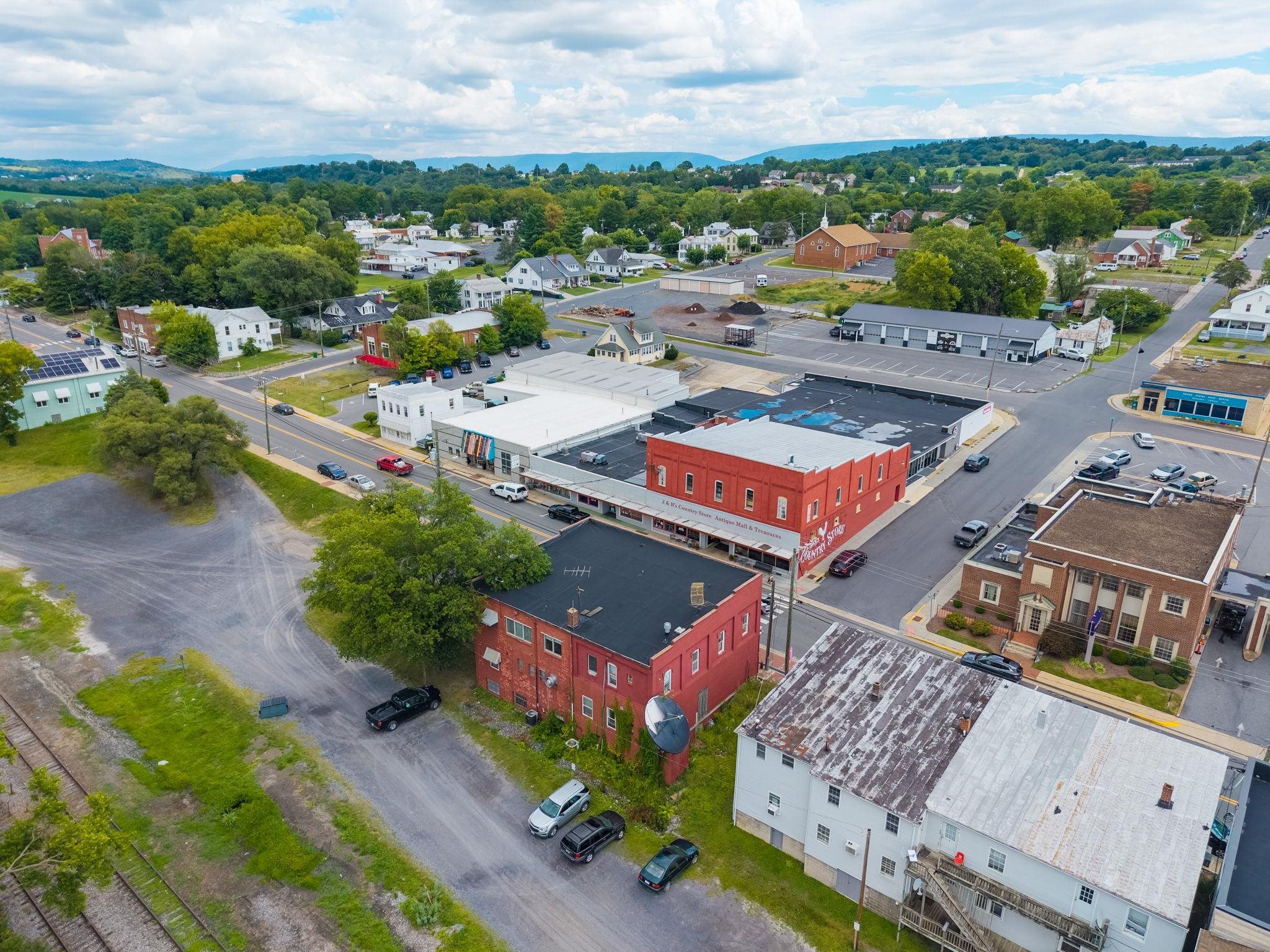 162-166 N MAIN ST, BROADWAY, Virginia 22815, ,Commercial,162-166 N MAIN ST,680295 MLS # 680295