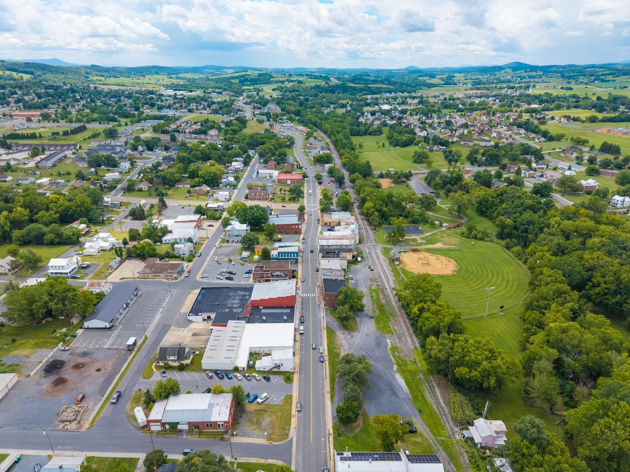 162-166 N MAIN ST, BROADWAY, Virginia 22815, ,Commercial,162-166 N MAIN ST,680295 MLS # 680295