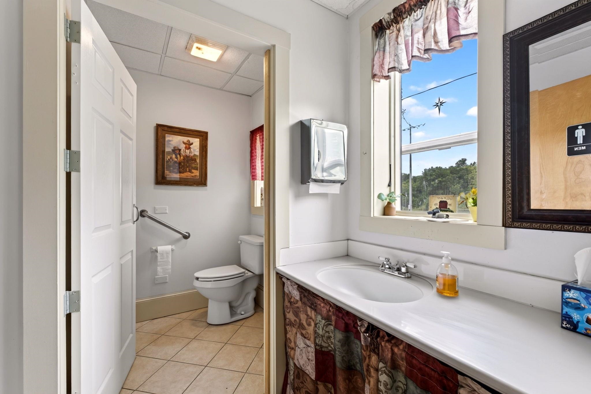 162-166 N MAIN ST, BROADWAY, Virginia 22815, ,Commercial,162-166 N MAIN ST,680295 MLS # 680295